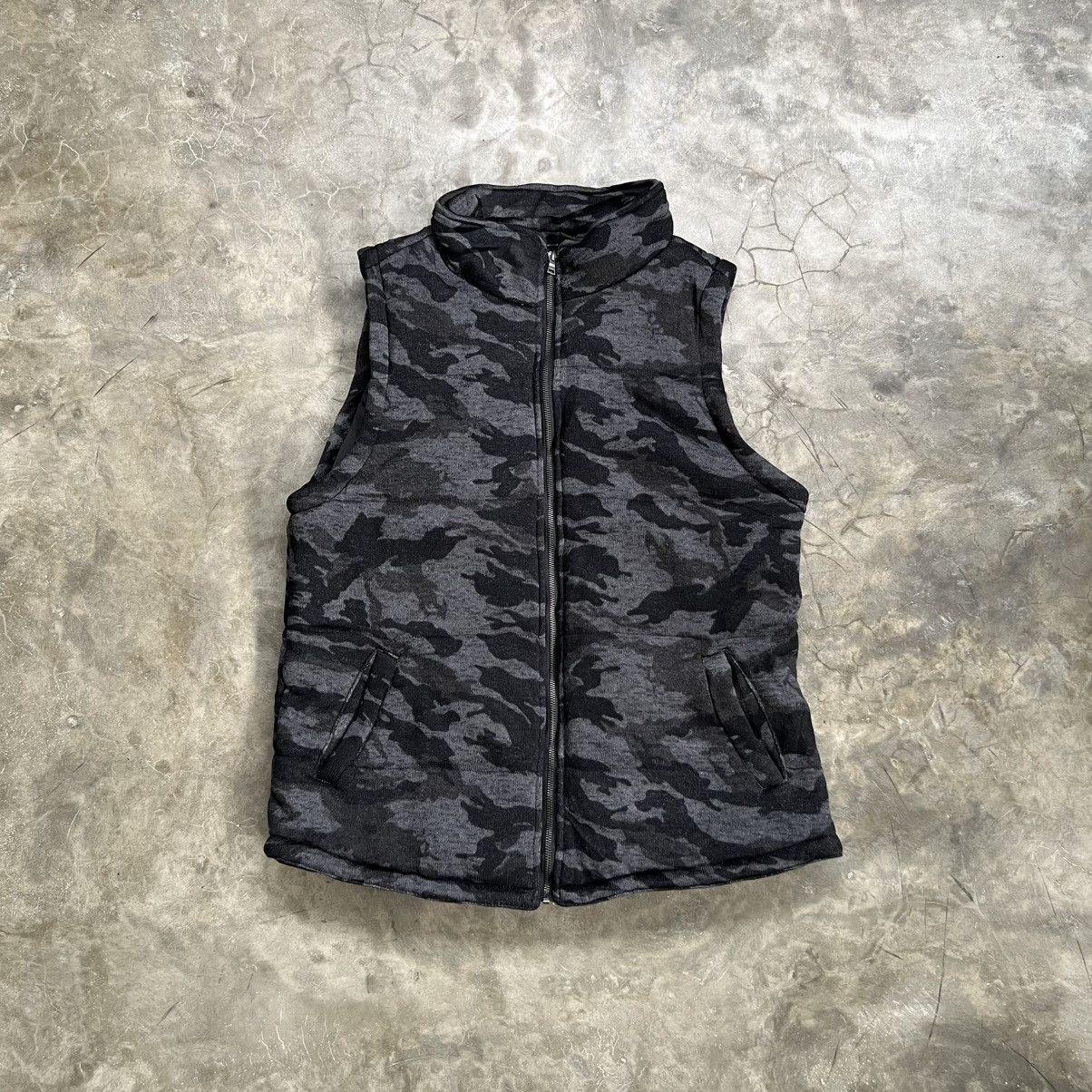 In The Attic 2000s In The Attic Homme Padded Camo Zip Vest Jacket Size US XL / EU 56 / 4 - 1 Thumbnail