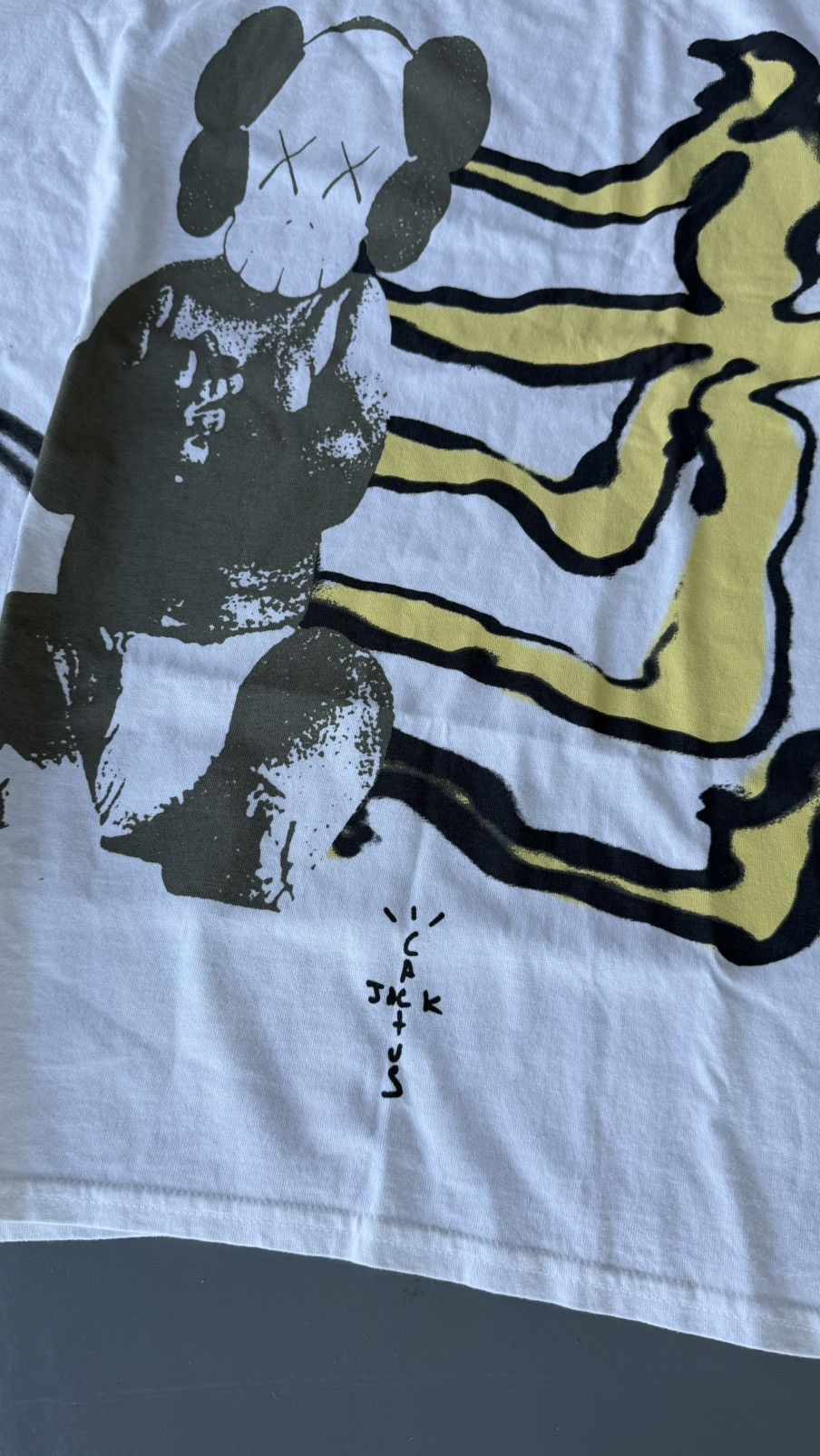 Fragment Design × Kaws × Travis Scott Travis Scott x Kaws Tee Size US L / EU 52-54 / 3 - 2 Thumbnail