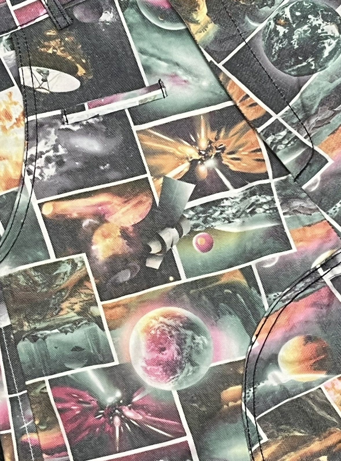 Japanese Brand Rare Open Arms Galaxy Orbit Cyber Y2K Space Shorts Size US 28 / EU 44 - 3 Thumbnail