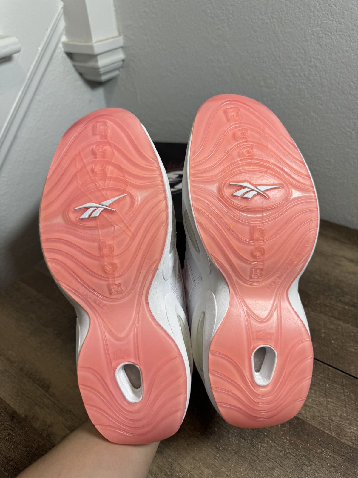 Reebok Reebok Question Mid “Pink Toe” 2021 Men's Size 10.5 Iverson Size US 10.5 / EU 43-44 - 6 Thumbnail