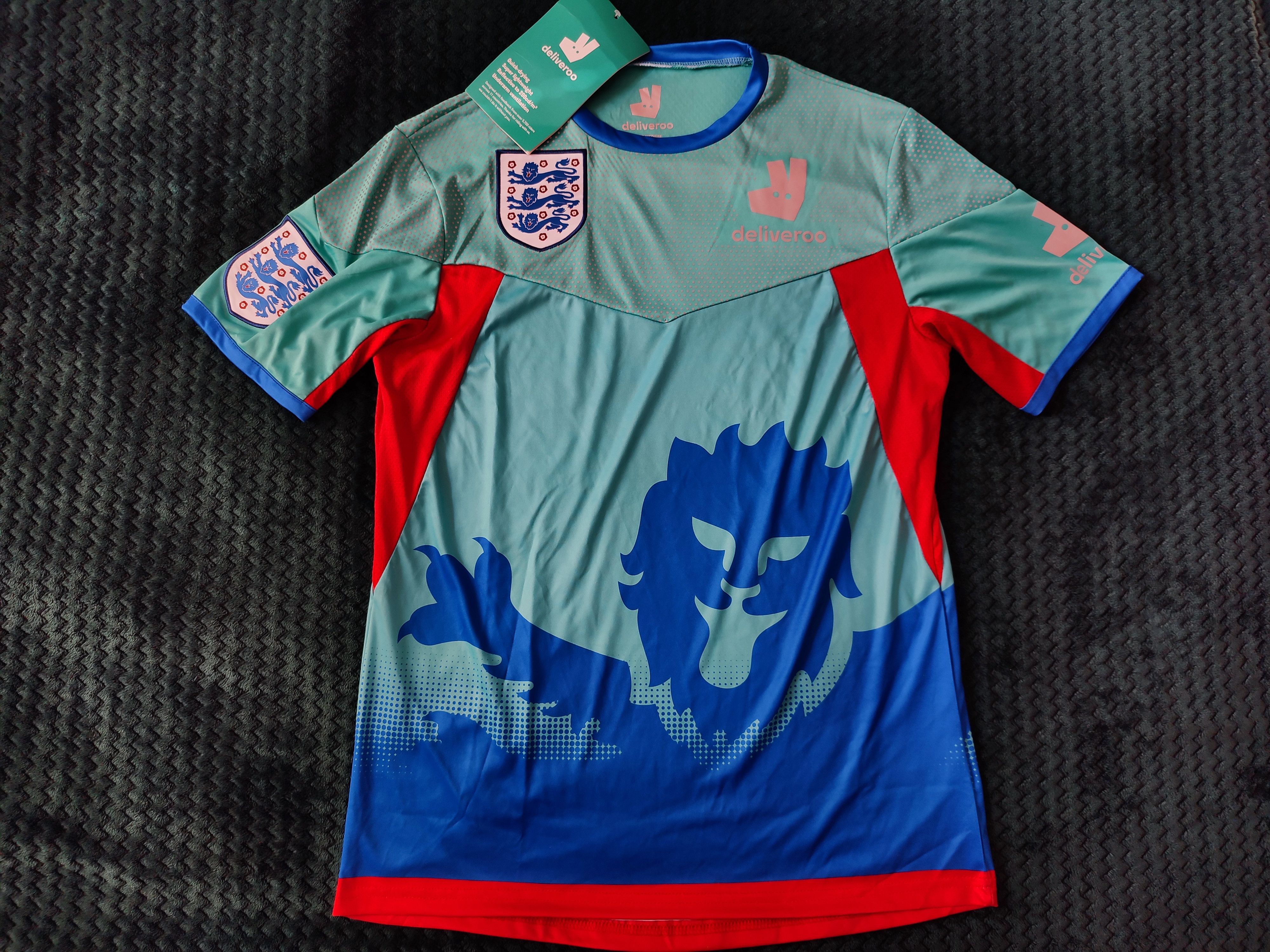 Vintage England Deliveroo Football Shirt Soccer Jersey Size M Size US M / EU 48-50 / 2 - 3 Thumbnail