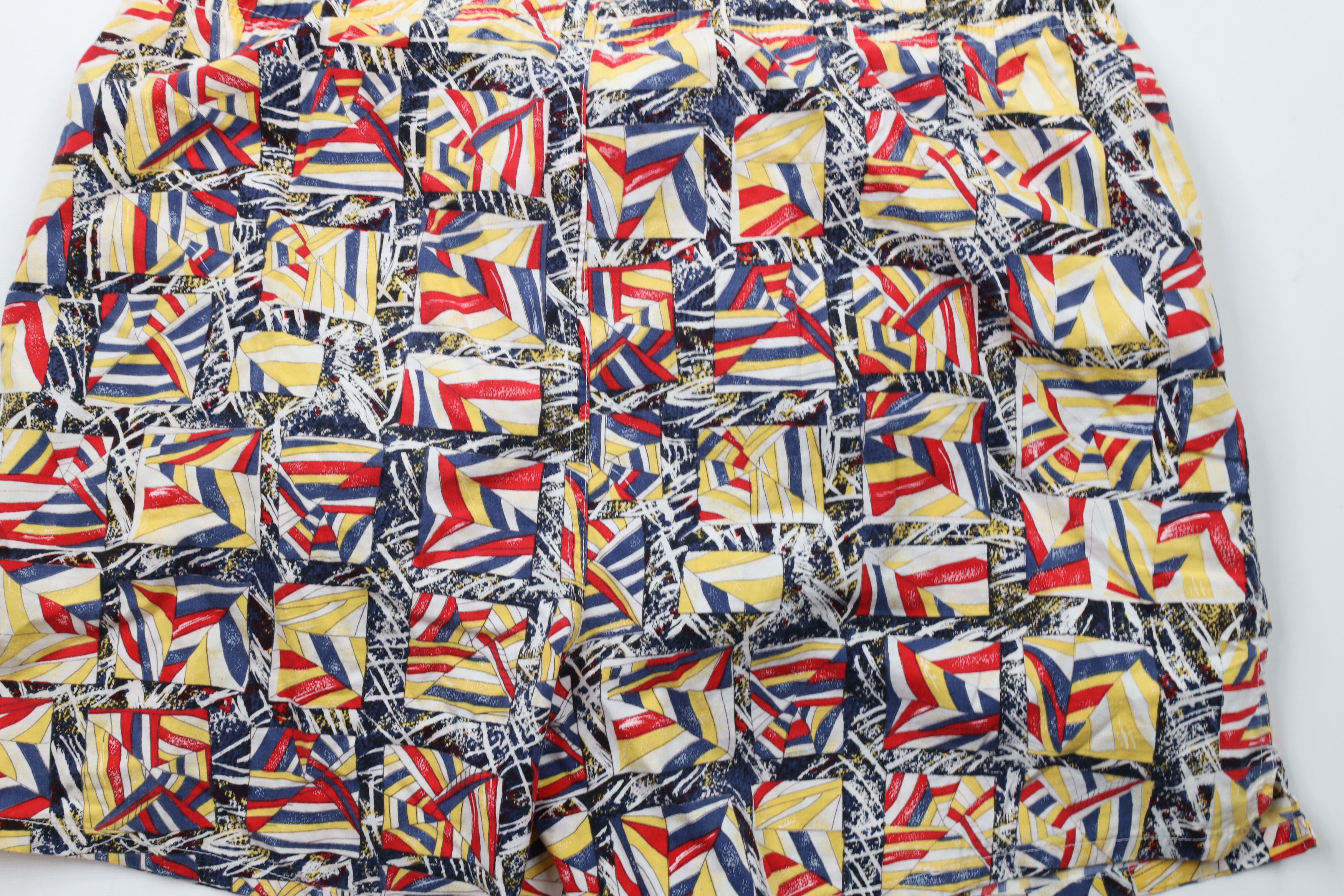 Vintage Vintage 90s Hobie Spell Abstract Sailing Flags Lined Shorts Size US 32 / EU 48 - 11 Thumbnail