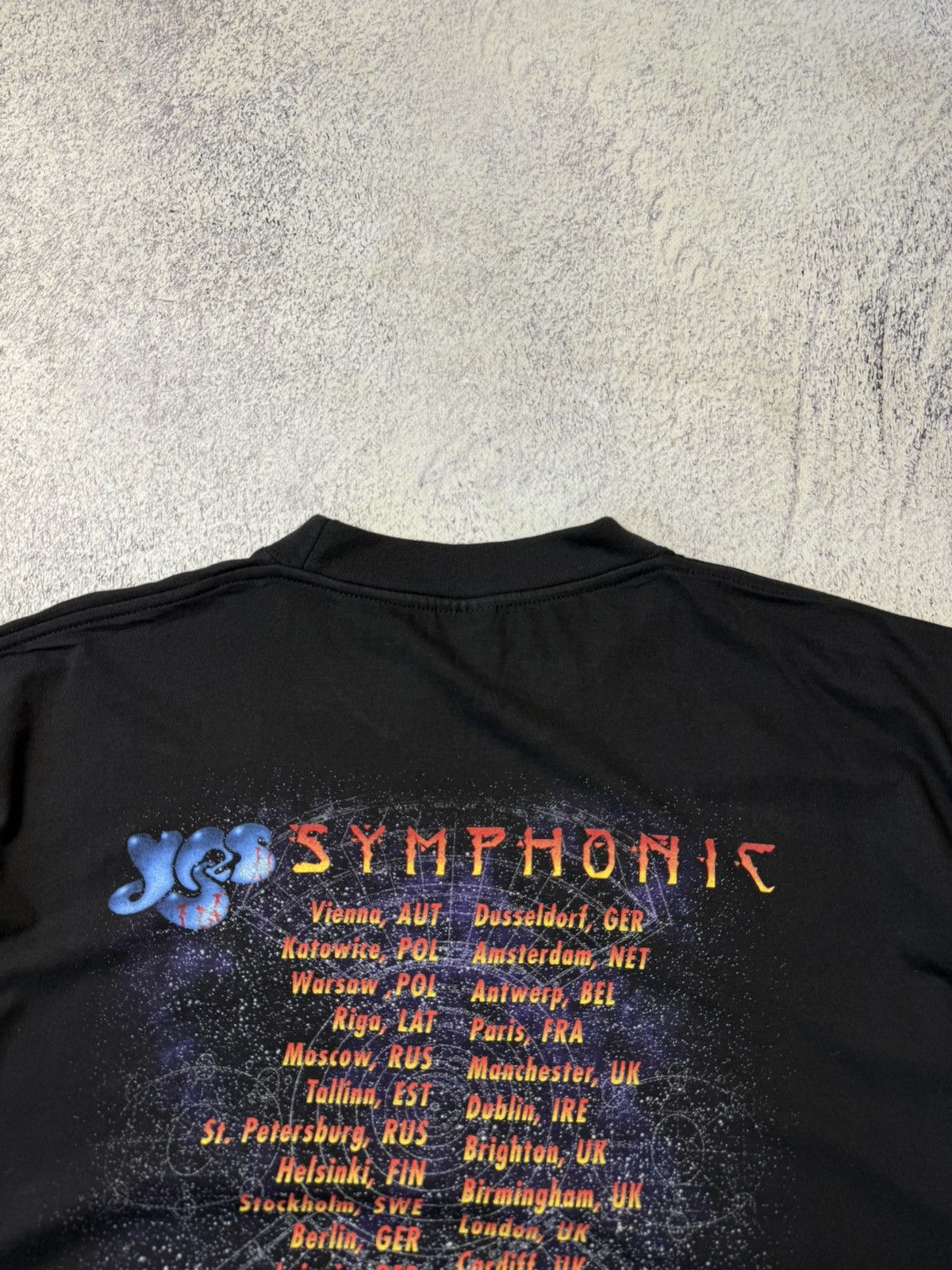 Vintage Vintage YES concert T-shirt “Symphonic” tour in 2001 Size US XL / EU 56 / 4 - 21 Thumbnail