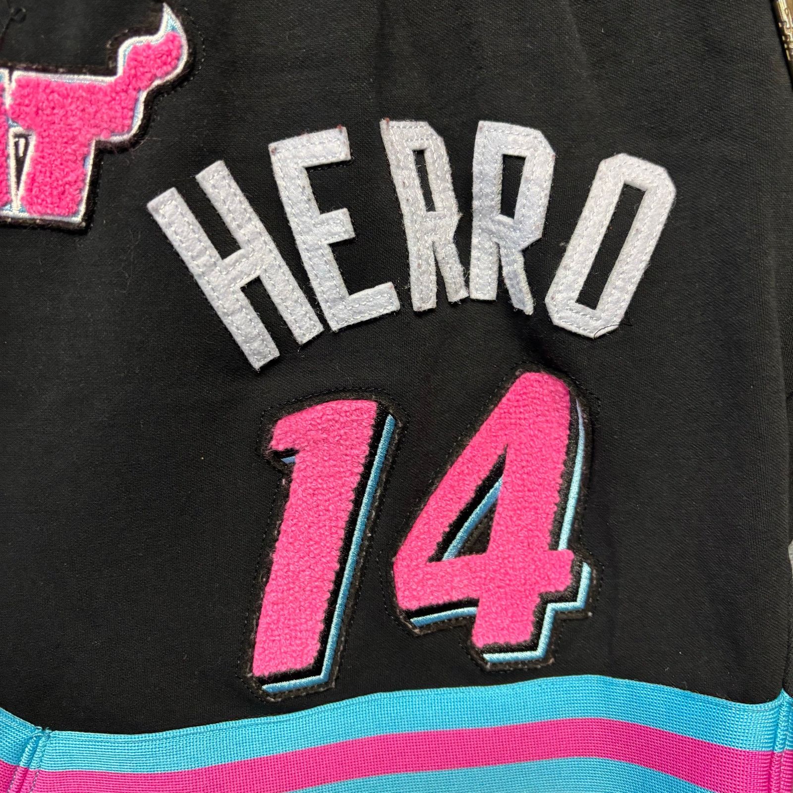 Pro Standard Pro Standard Miami Heat Shorts Tyler Herro 14 Basketball NBA Size US 28 / EU 44 - 5 Thumbnail