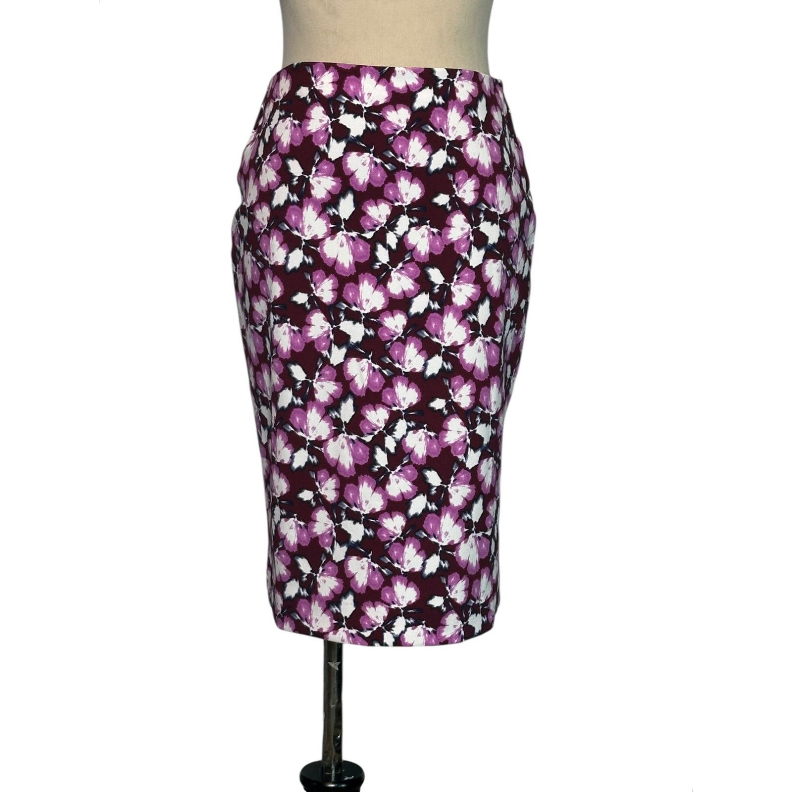 Banana Republic Banana Republic wine floral pencil skirt size 00P Size 26" / US 2 / IT 38 - 13 Thumbnail