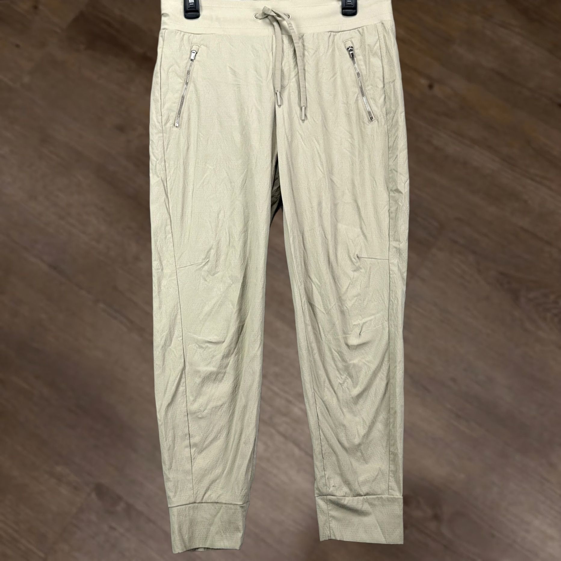 Athleta Athleta Sweatpants Jogger Womens 8 Gray Beige Lightweight Performance Stretch Tech Pants Casual Activewear Size 30" / US 8 / IT 44 - 1 Thumbnail
