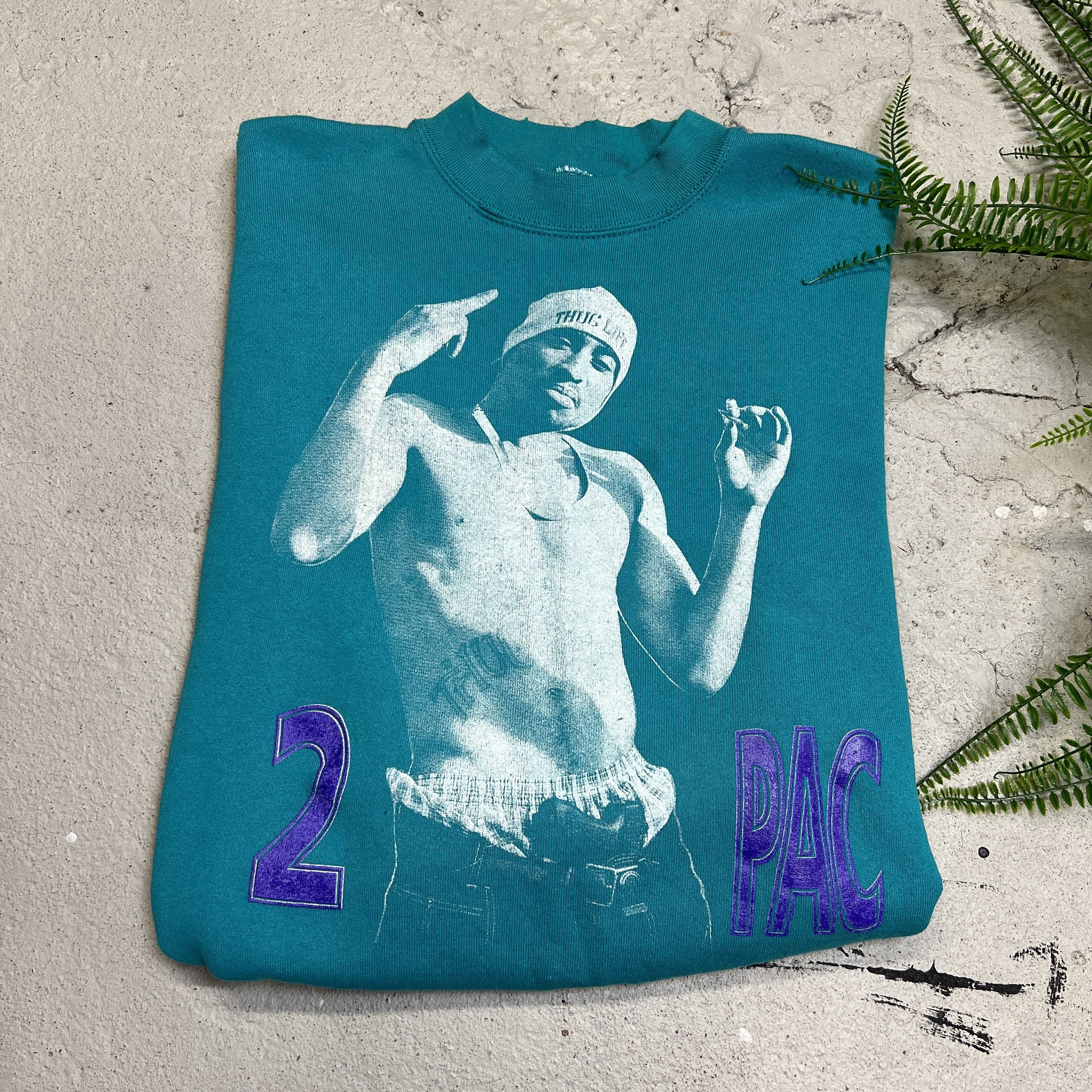 Vintage 1990s 2Pac "I get a round" Rare Teal Graphic Crewneck Size US M / EU 48-50 / 2 - 1 Thumbnail