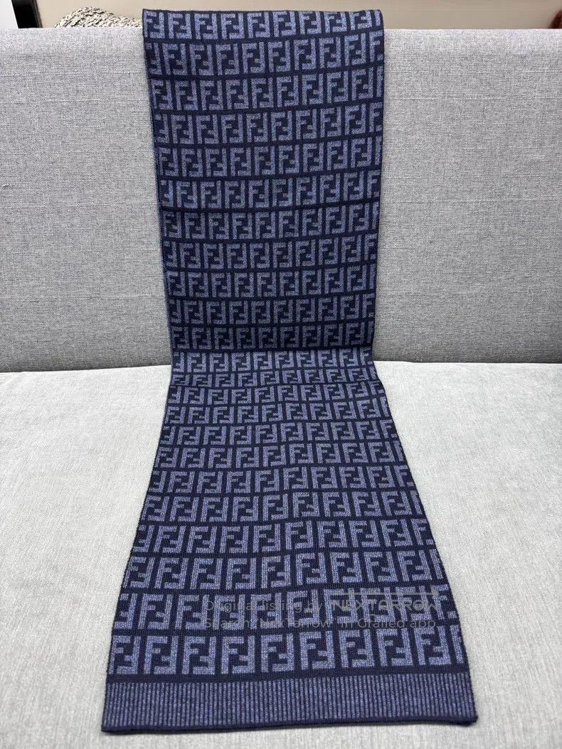 Fendi Fendi Scarf Size ONE SIZE - 2 Thumbnail