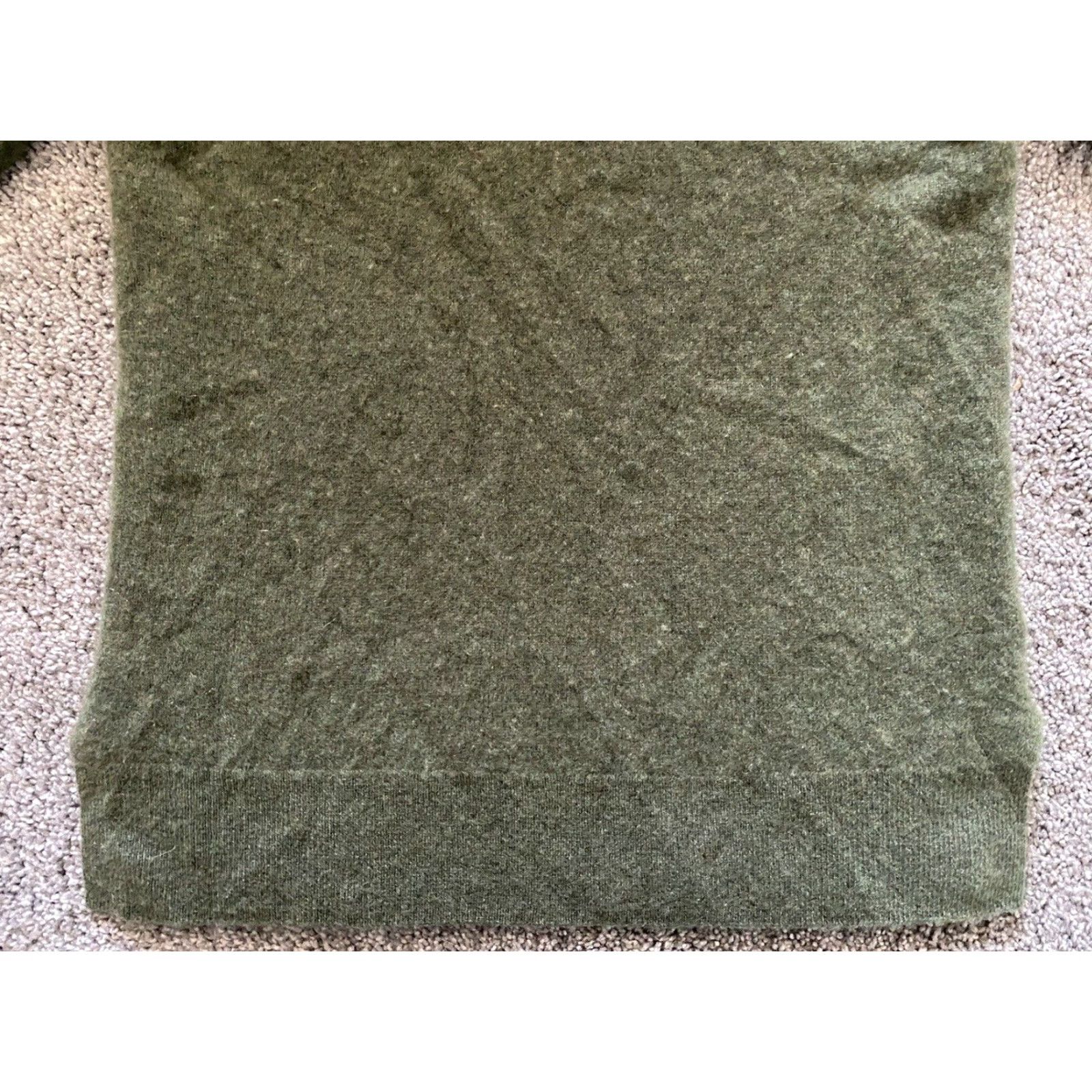 Saks Fifth Avenue Saks Fifth Avenue 100% Cashmere Sweater Womens Small Petite S/P Green Long Sleeve Pullover Sweater Women Mens? Size S / US 4 / IT 40 - 6 Thumbnail
