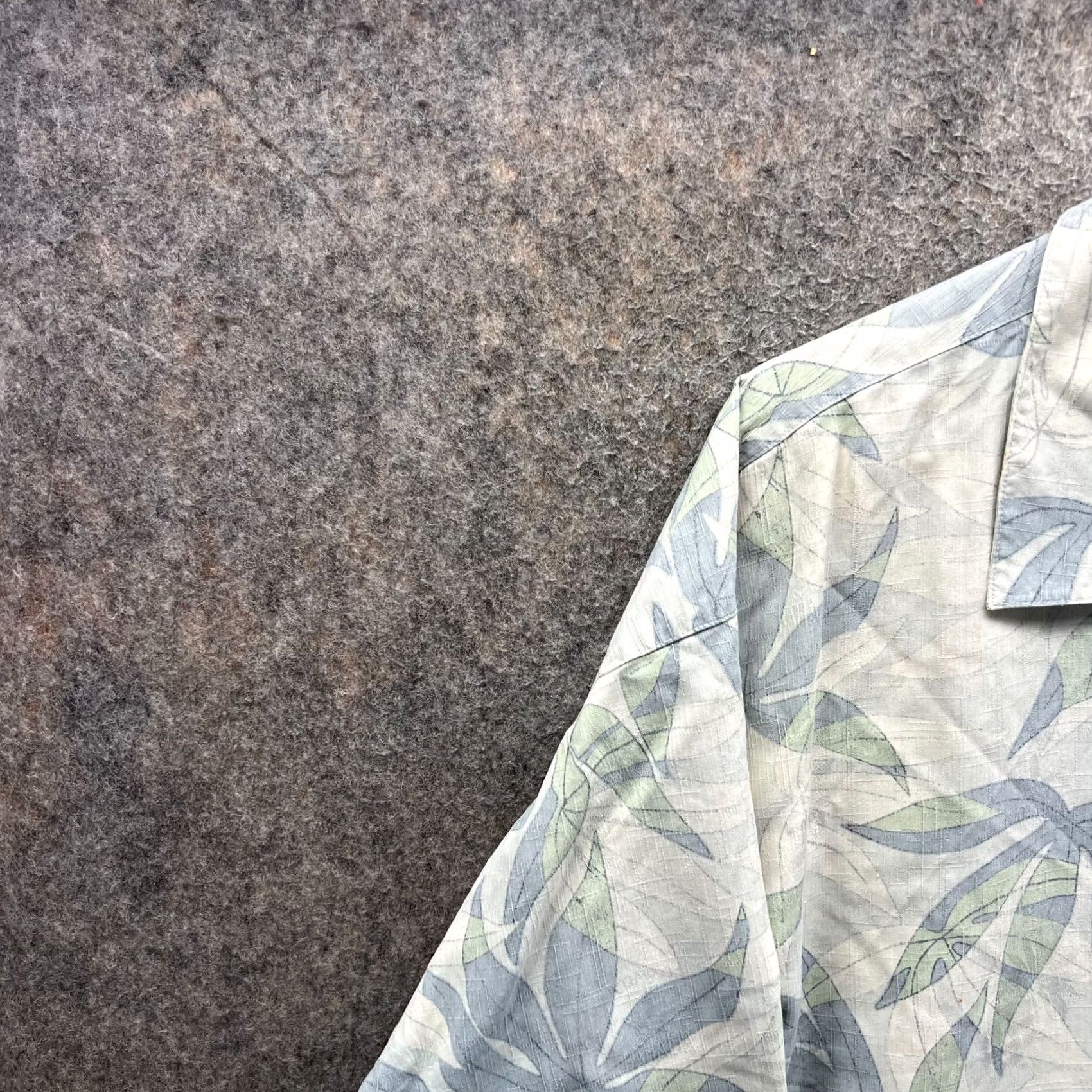 Tommy Bahama Vintage Tommy Bahama Shirt Mens XL Tan Button Down Silk Hawaiian Paradise Camp Size US XL / EU 56 / 4 - 6 Thumbnail