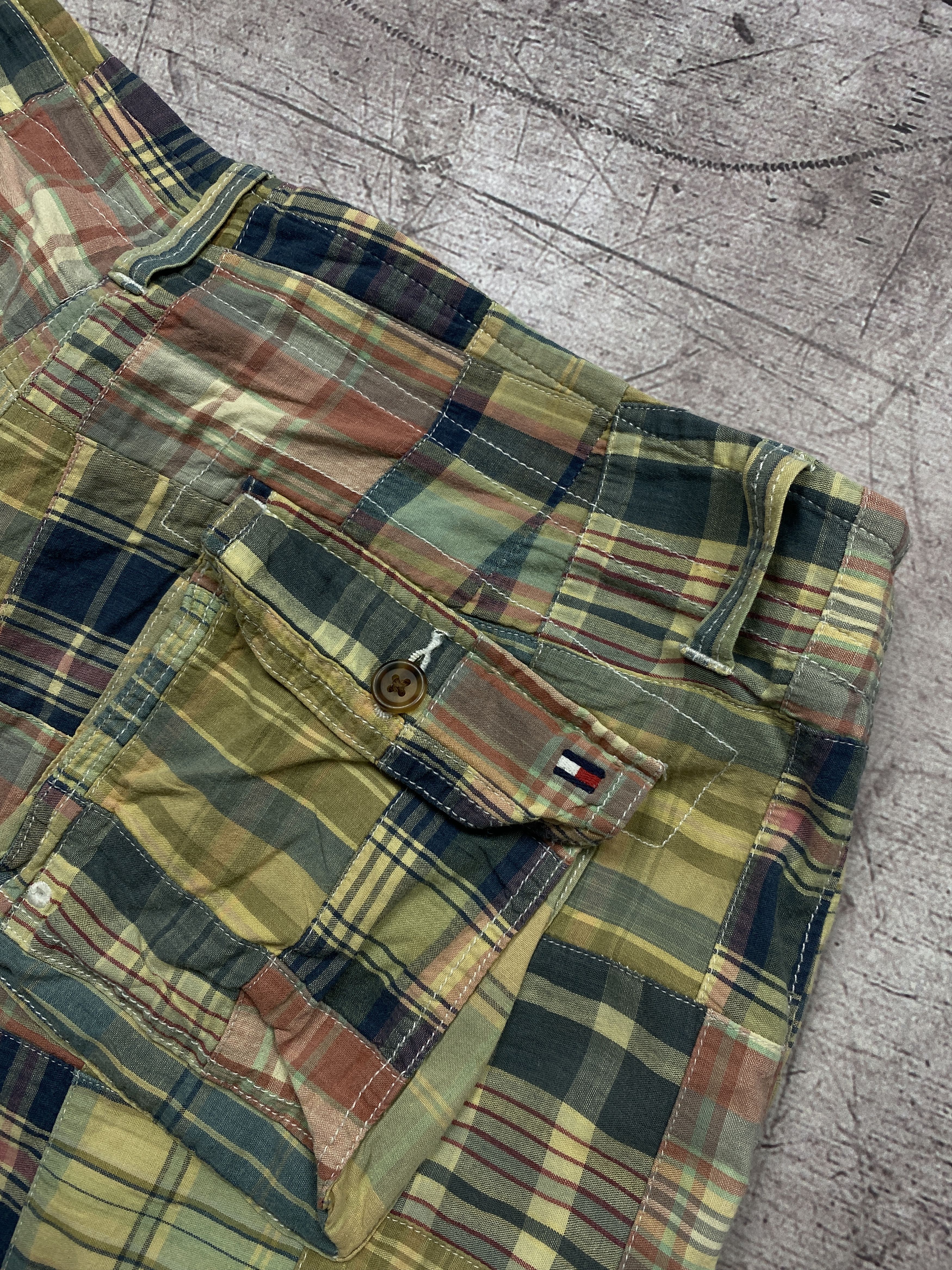 Tommy Hilfiger Tommy Hilfiger Vintage Mens Patchwork Cargo Shorts Size US 32 / EU 48 - 7 Thumbnail