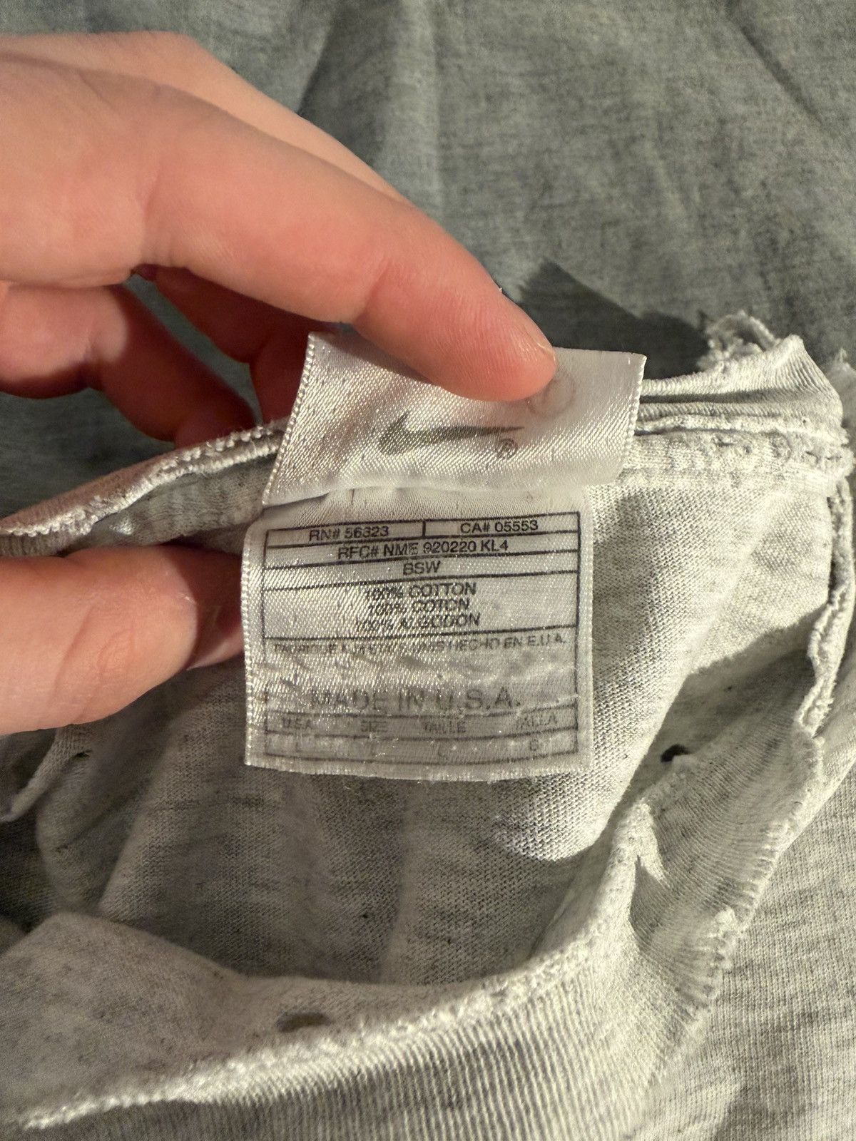 Nike Vintage Nike Athletic Tee Distress Size US L / EU 52-54 / 3 - 6 Thumbnail
