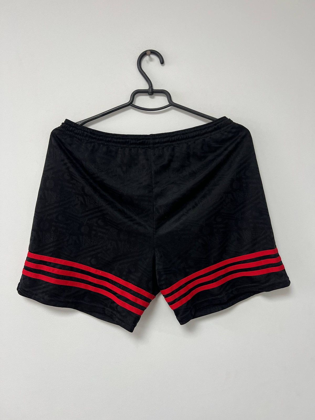 Adidas Vintage adidas shorts sz 32 made in United Kingdom Size US 32 / EU 48 - 14 Thumbnail