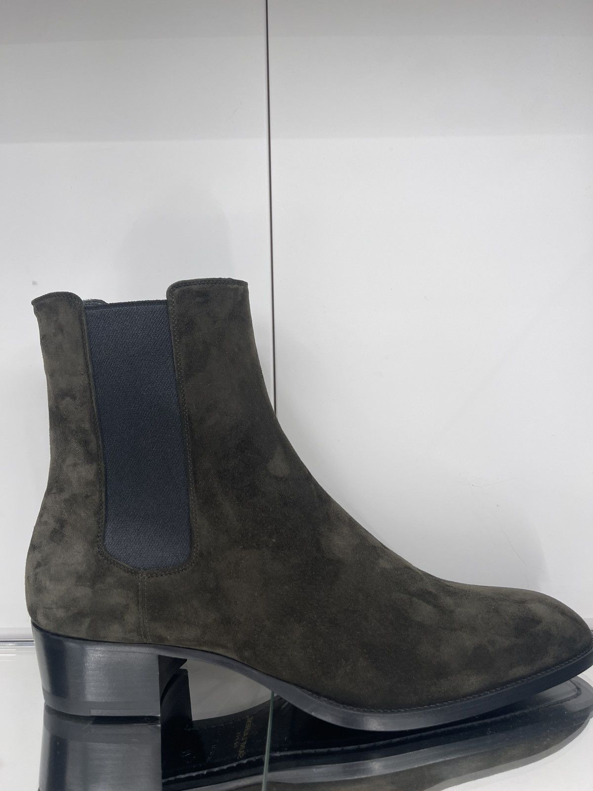 Saint Laurent Paris Saint Laurent Wyatt Chelsea Boots Size US 11 / EU 44 - 1 Thumbnail