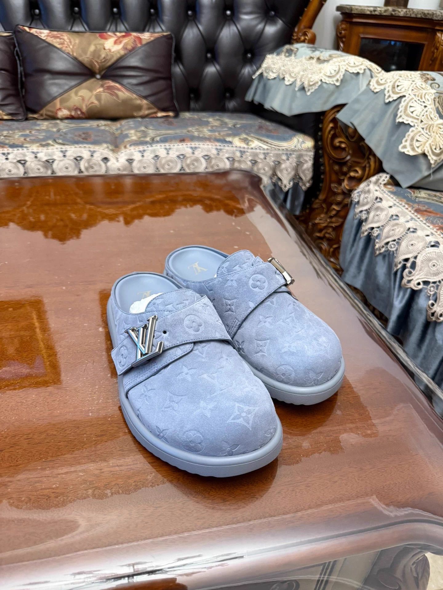 Louis Vuitton LV Easy Blue Suede Monogram Closed Toe Mule 41 Unisex Size US 8 / EU 41 - 4 Thumbnail