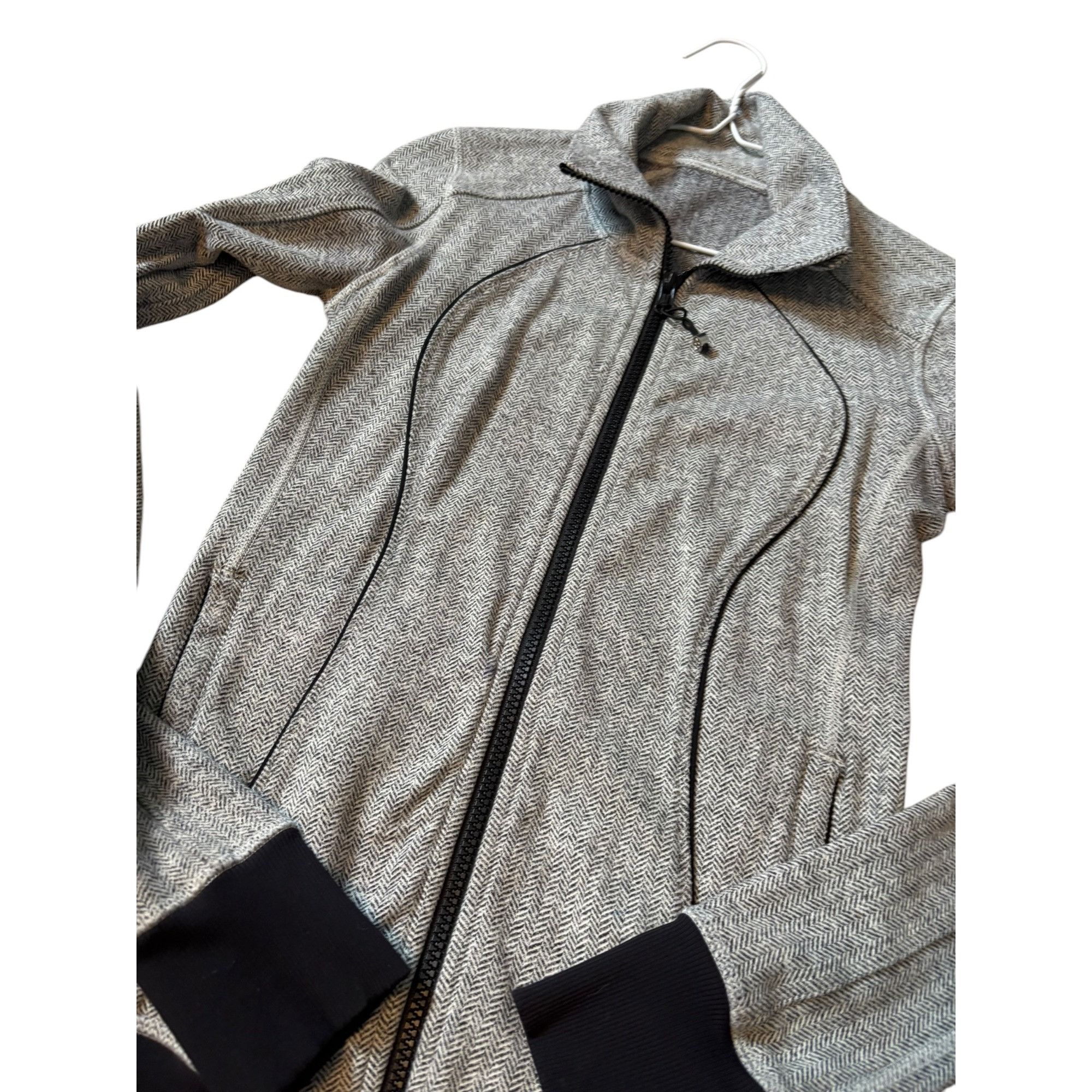 Lululemon Lululemon Womens Gray Black Herringbone Full-Zip Jacket sz 2 Size S / US 4 / IT 40 - 6 Thumbnail