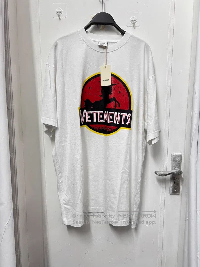 Vetements VETEMENTS Unicorn Print Short Sleeve T-Shirt Size US M / EU 48-50 / 2 - 1 Thumbnail