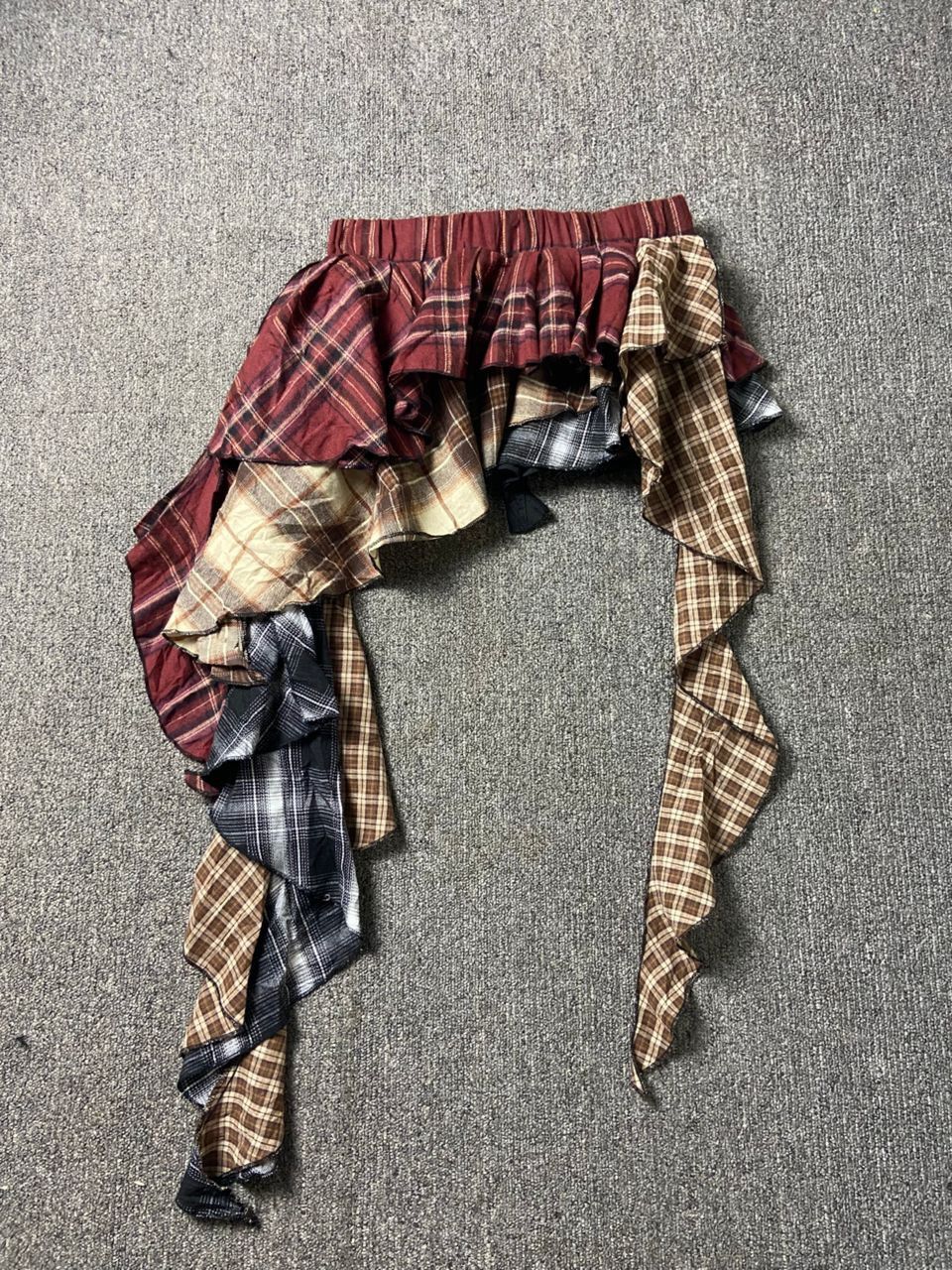 Shein SHEIN Icon Asymmetrical Ruffles Plaid Mini Skirt (201) Size 26" / US 2 / IT 38 - 4 Thumbnail