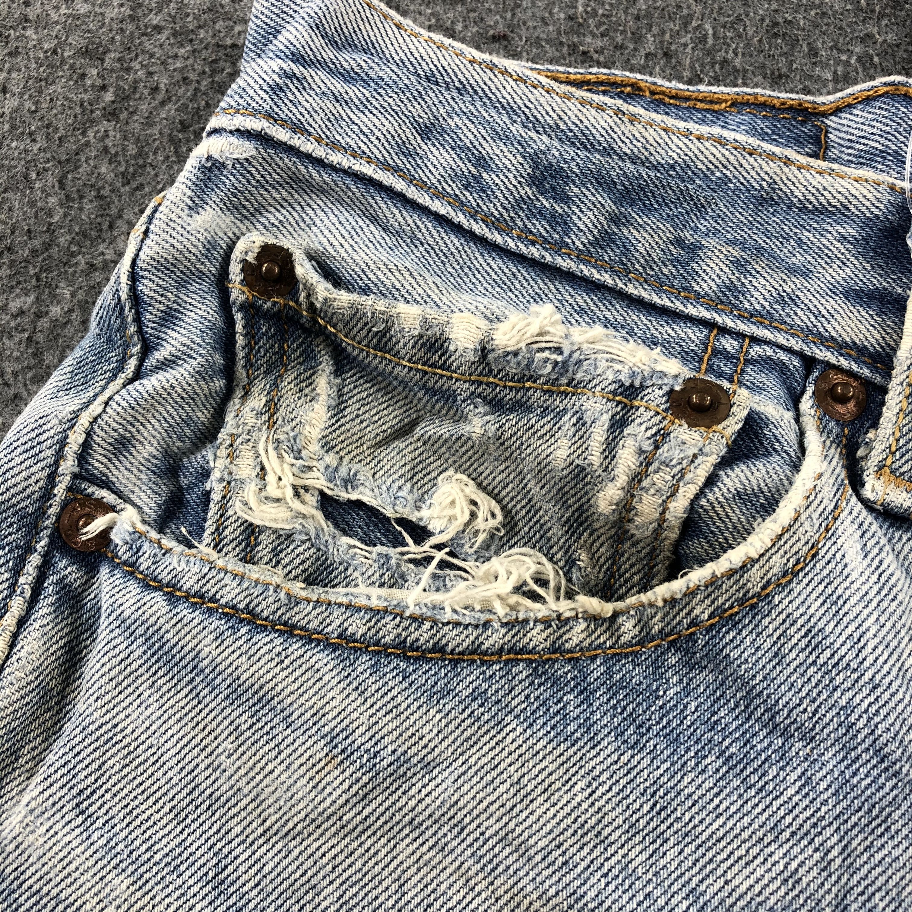 Levi's Vintage Blue Wash Levis 501 Jeans-J2578 Size US 32 / EU 48 - 10 Thumbnail