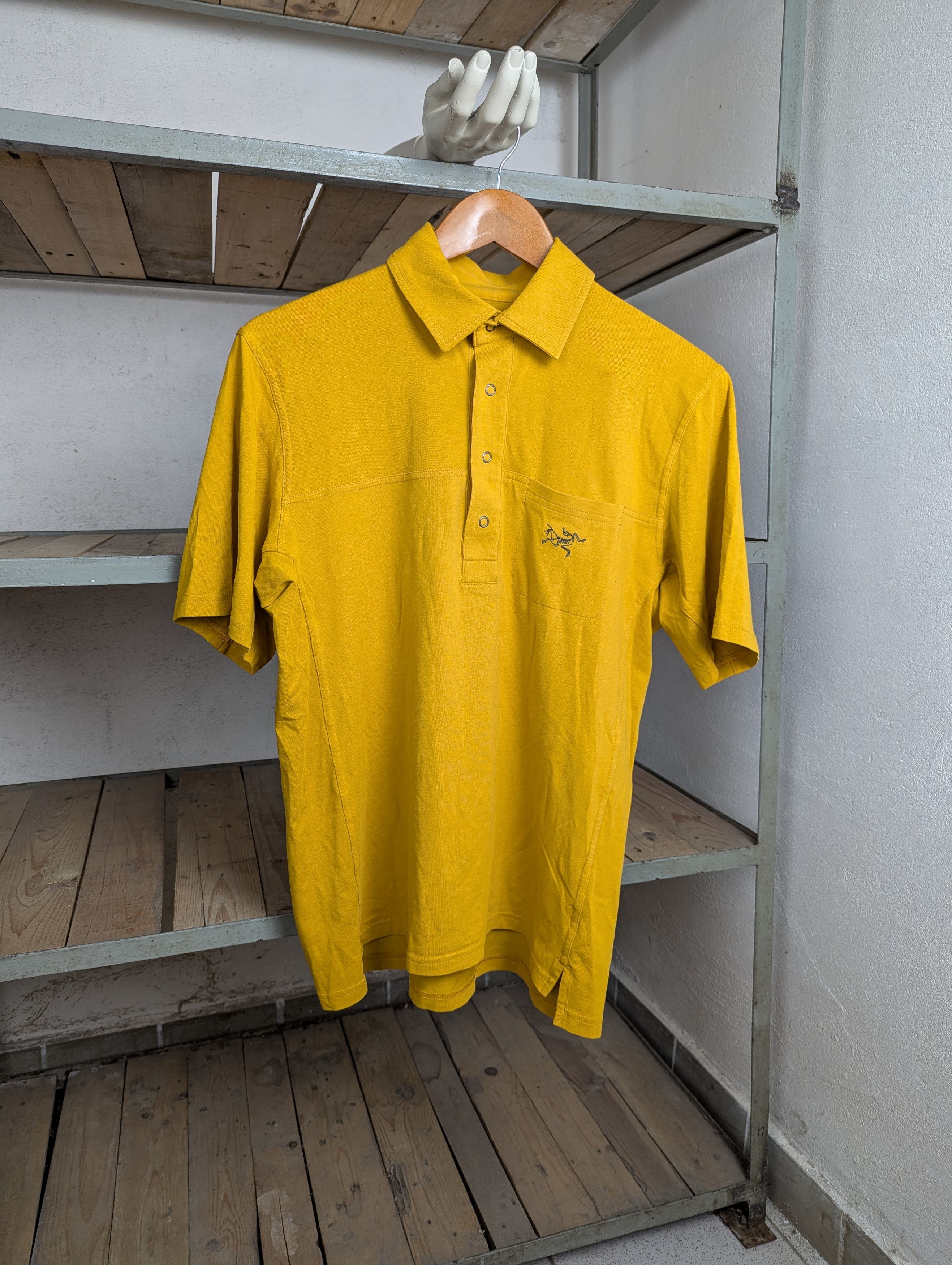 Arc'teryx × Vintage Arc'teryx Mustard Yellow Polo Shirt – Size S Size US S / EU 44-46 / 1 - 1 Thumbnail