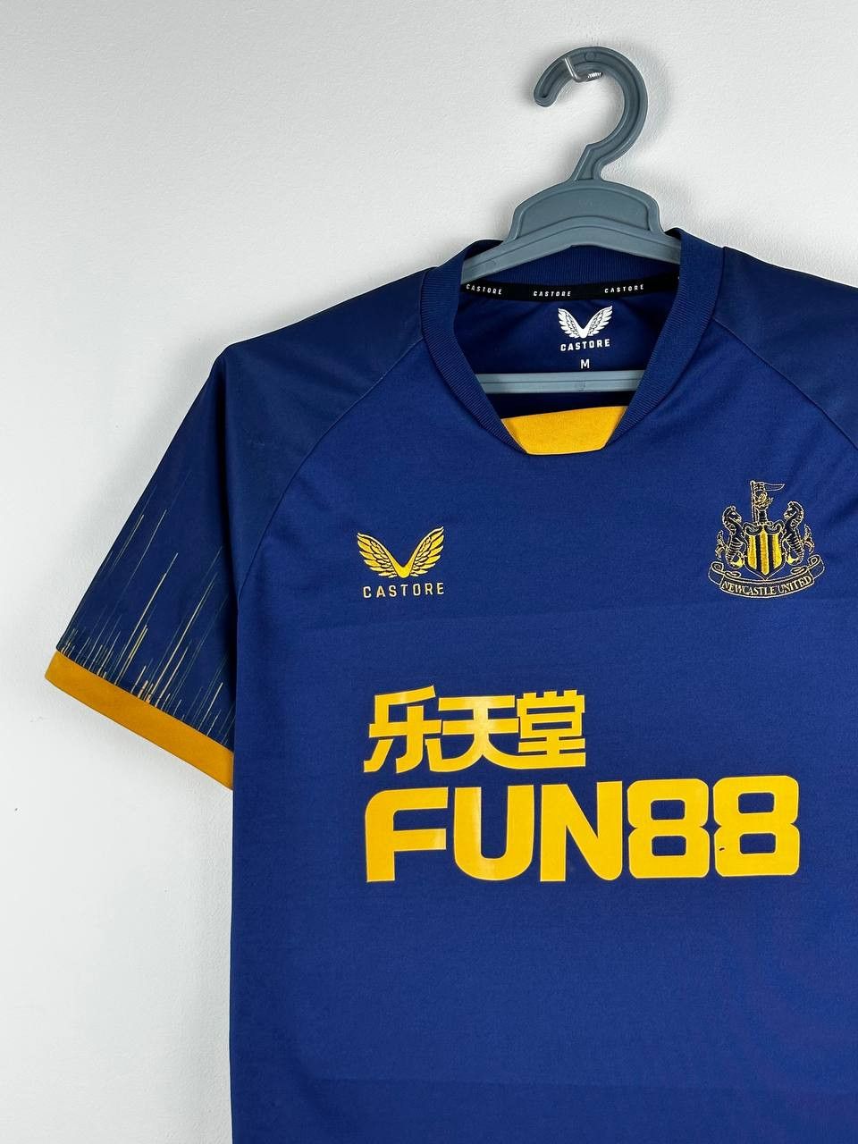 Castore × Vintage Newcastle United Away Jersey 2022/2023 Size US M / EU 48-50 / 2 - 3 Thumbnail