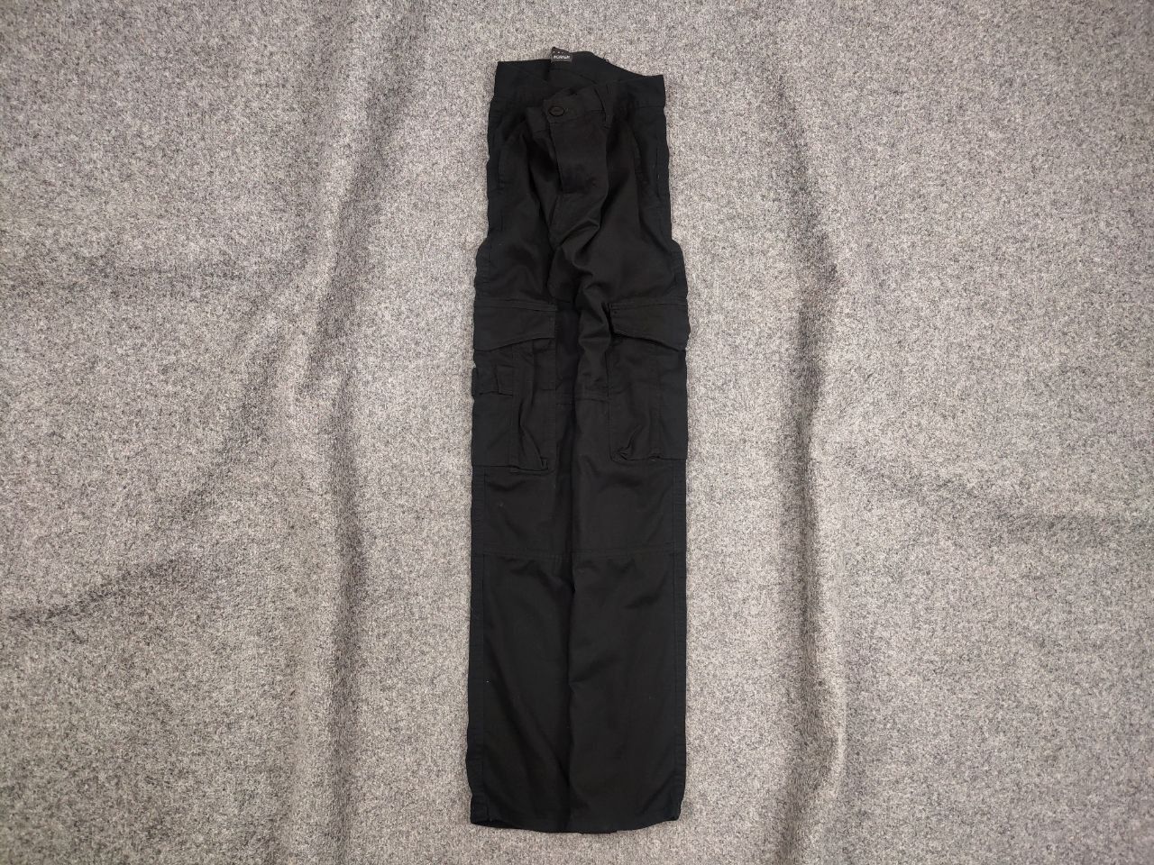 Japanese Brand Vintage Japanese Black Cargo Workwear Y2K Style Pants Size US 30 / EU 46 - 1 Thumbnail