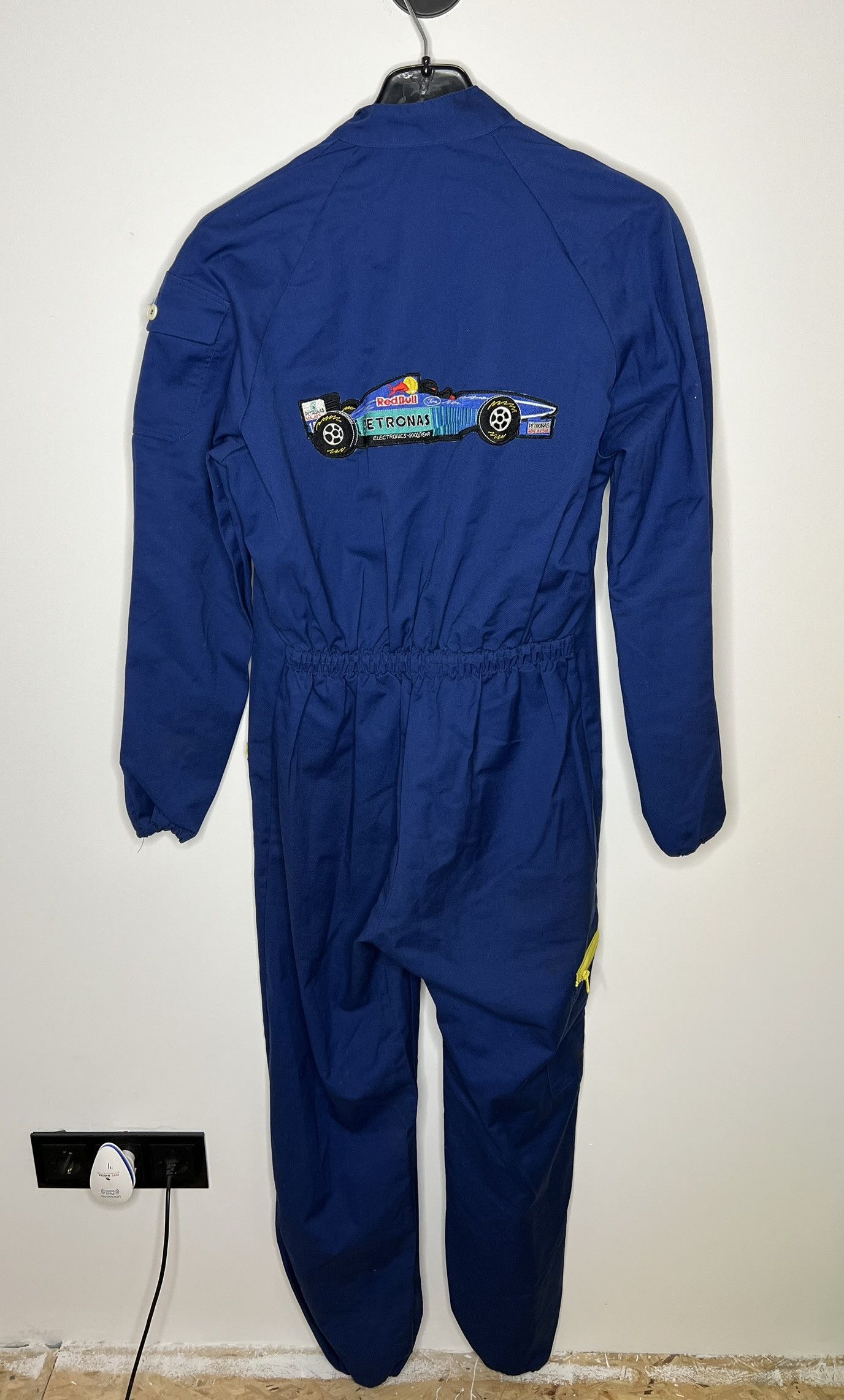 Red Bull VINTAGE RED BULL F1 TEAM AGIP MECHANIC'S SUIT JUMPSUIT Size US M / EU 48-50 / 2 - 2 Thumbnail