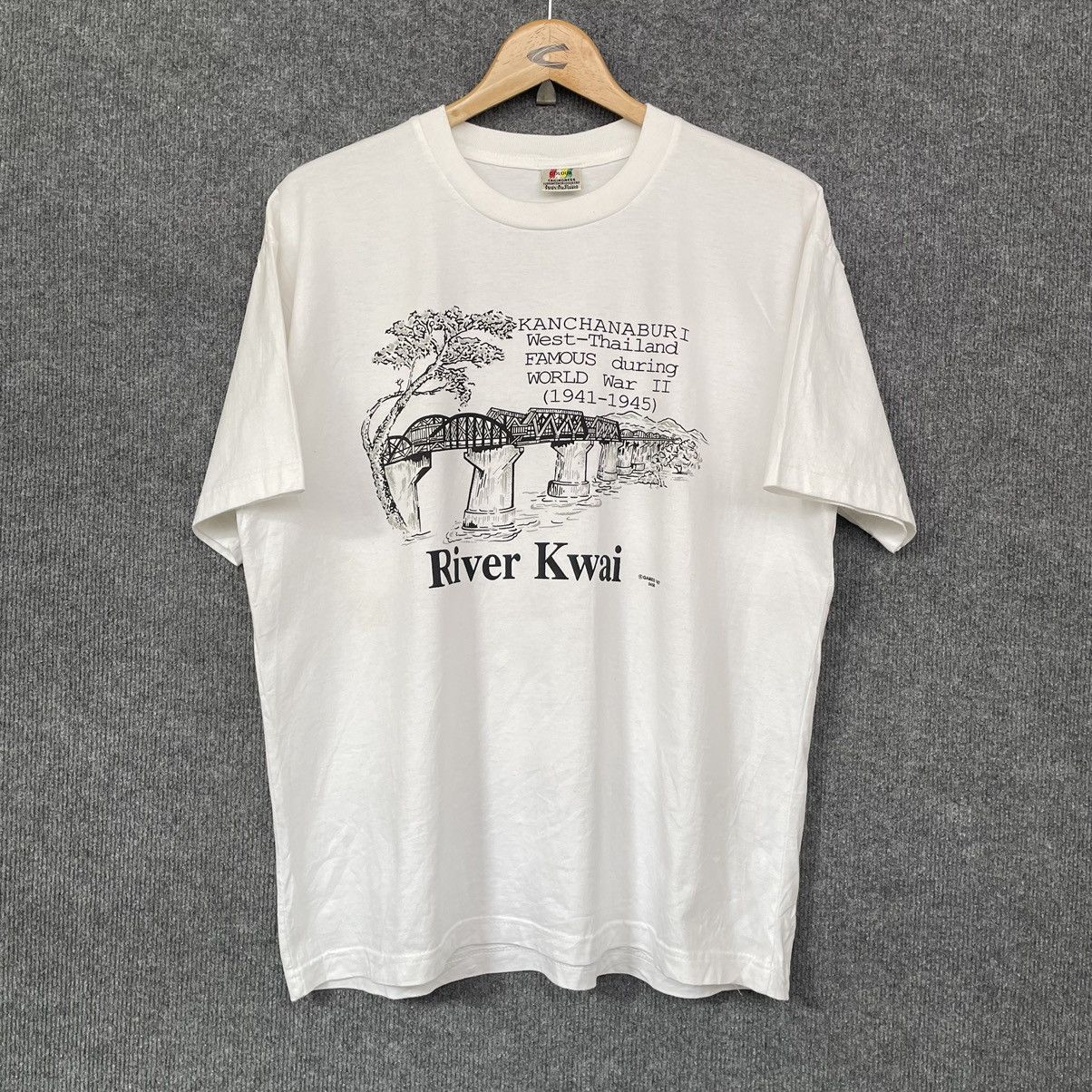 Vintage Vintage 90s Bridge on River Kwai Historical T Shirt Size US L / EU 52-54 / 3 - 1 Thumbnail