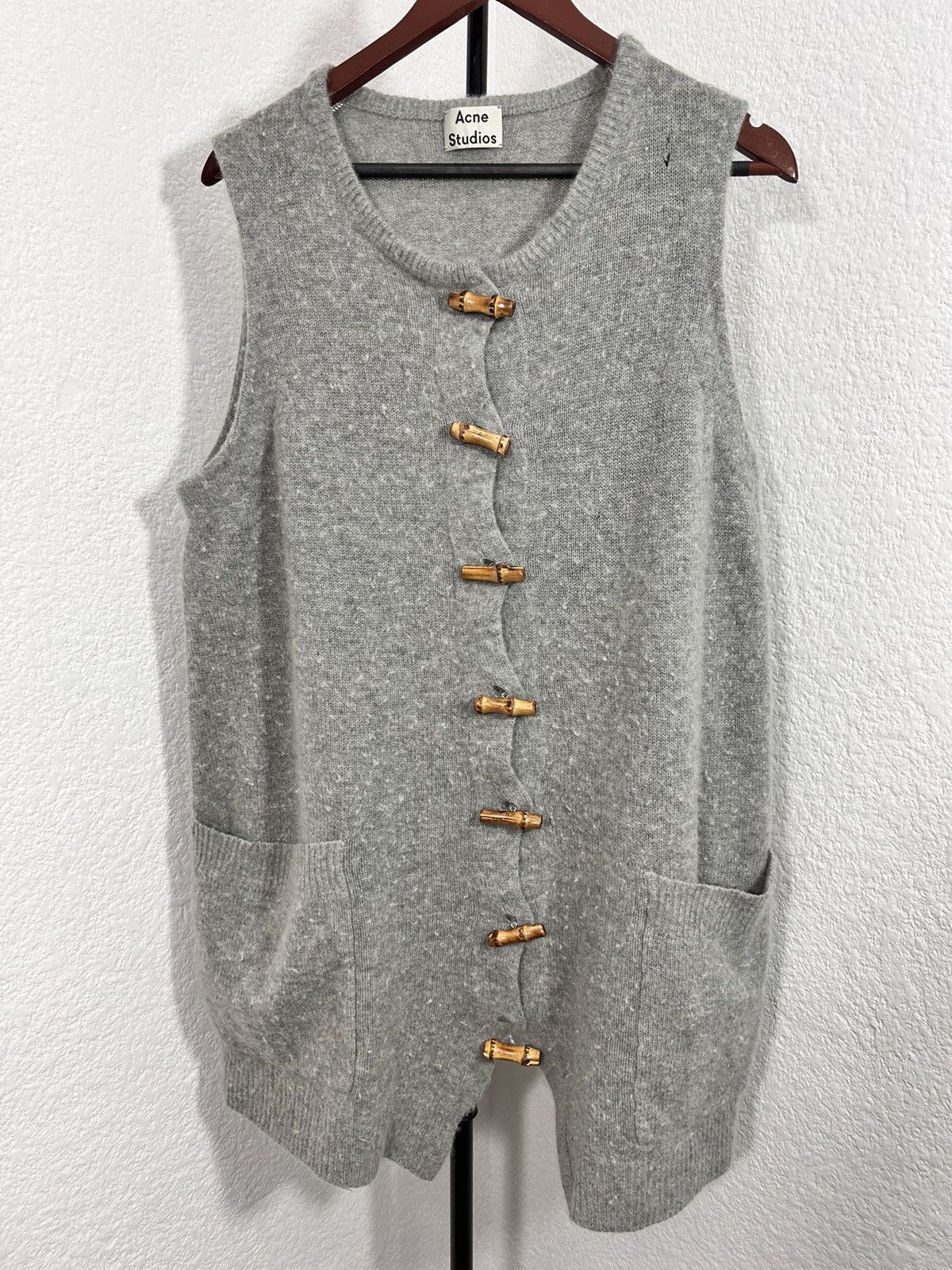 image of Acne Studios Acné Studios Chantal Pill E Pss15 in Grey, Women's (Size Small)