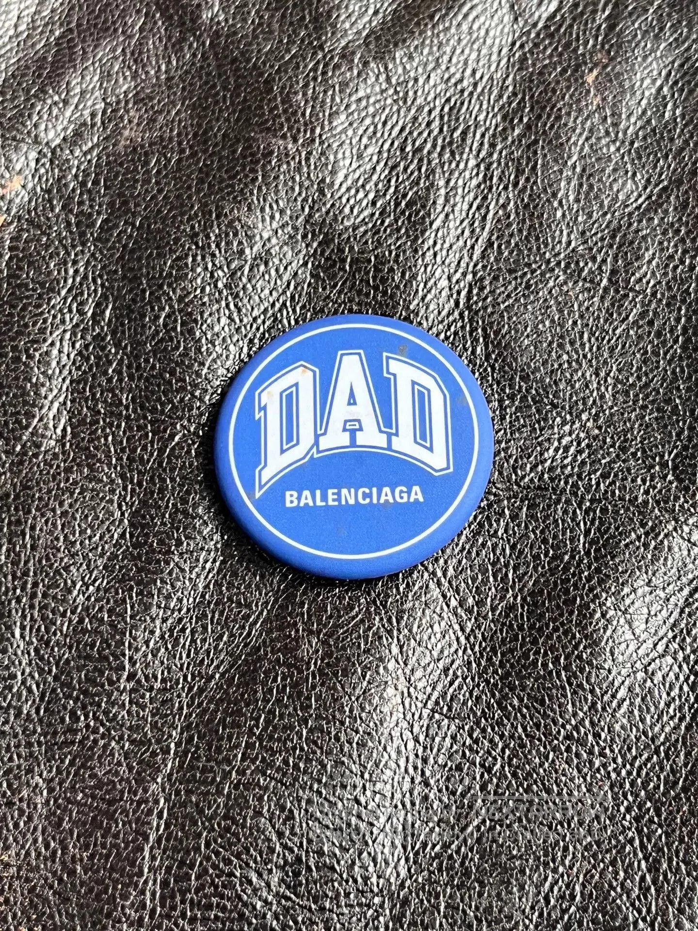 Balenciaga Balenciaga DAD Letter Badge. Size ONE SIZE - 3 Thumbnail