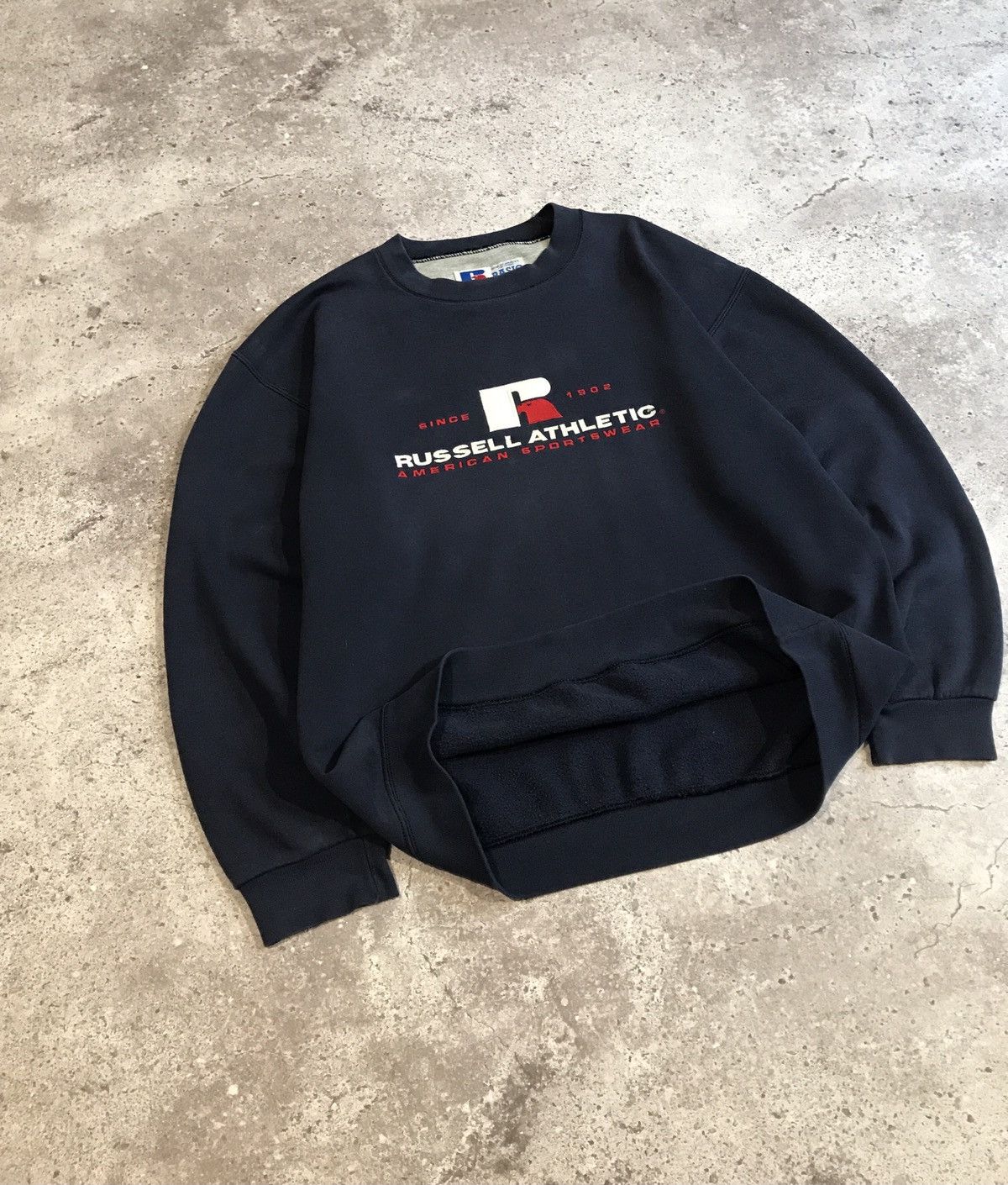 Russell Athletic × Vintage Vintage Sweatshirt Russel Athletic Faded Embroiled Logo M Size US M / EU 48-50 / 2 - 2 Thumbnail