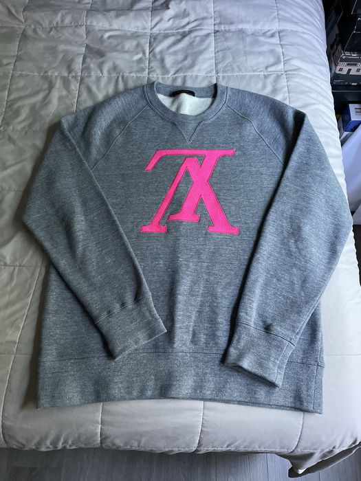 Louis vuitton upside hot sale down logo sweatshirt