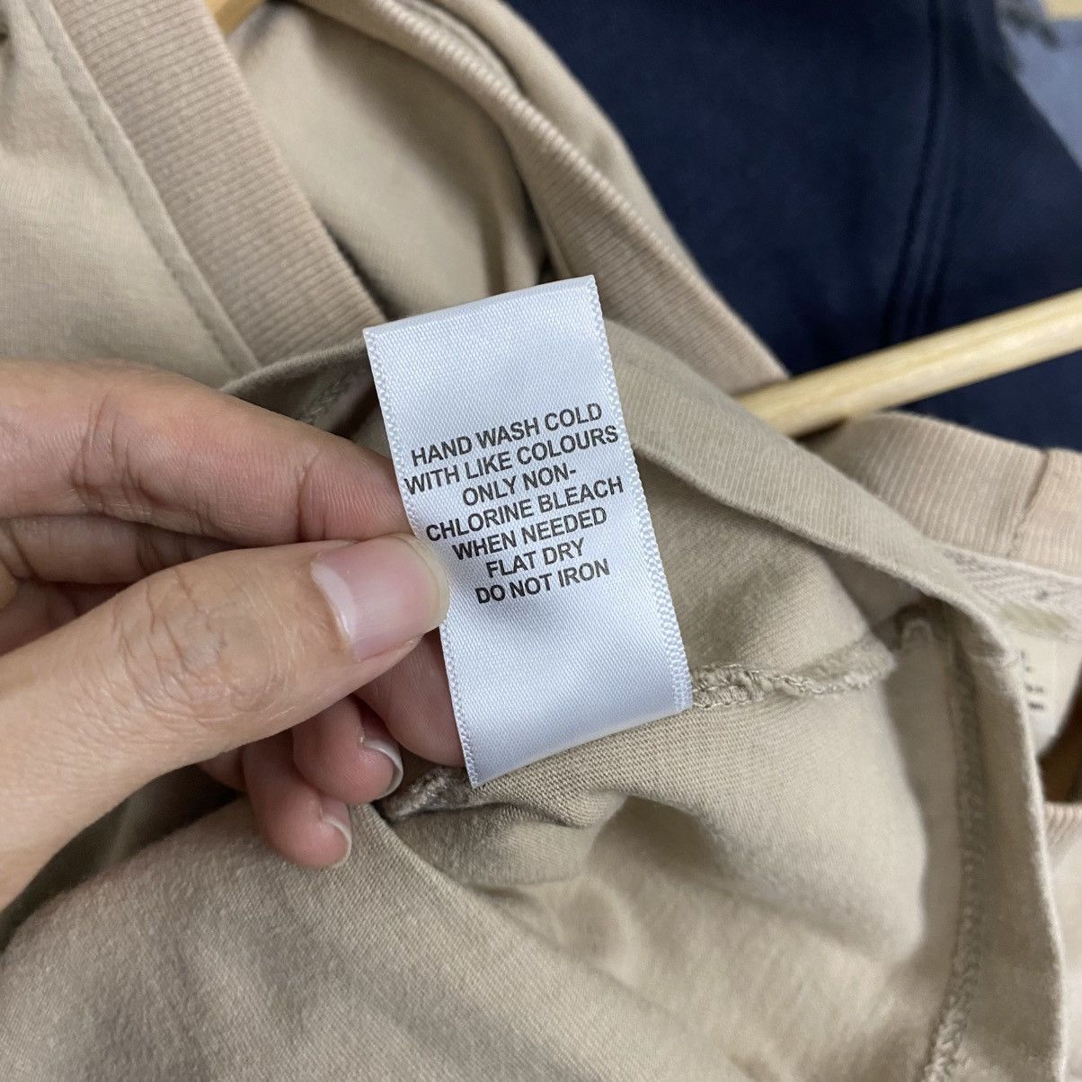 Essentials × Fear of God Essentials FOG Fear Of God Brown Big Back Logo Tee Size US L / EU 52-54 / 3 - 12 Thumbnail