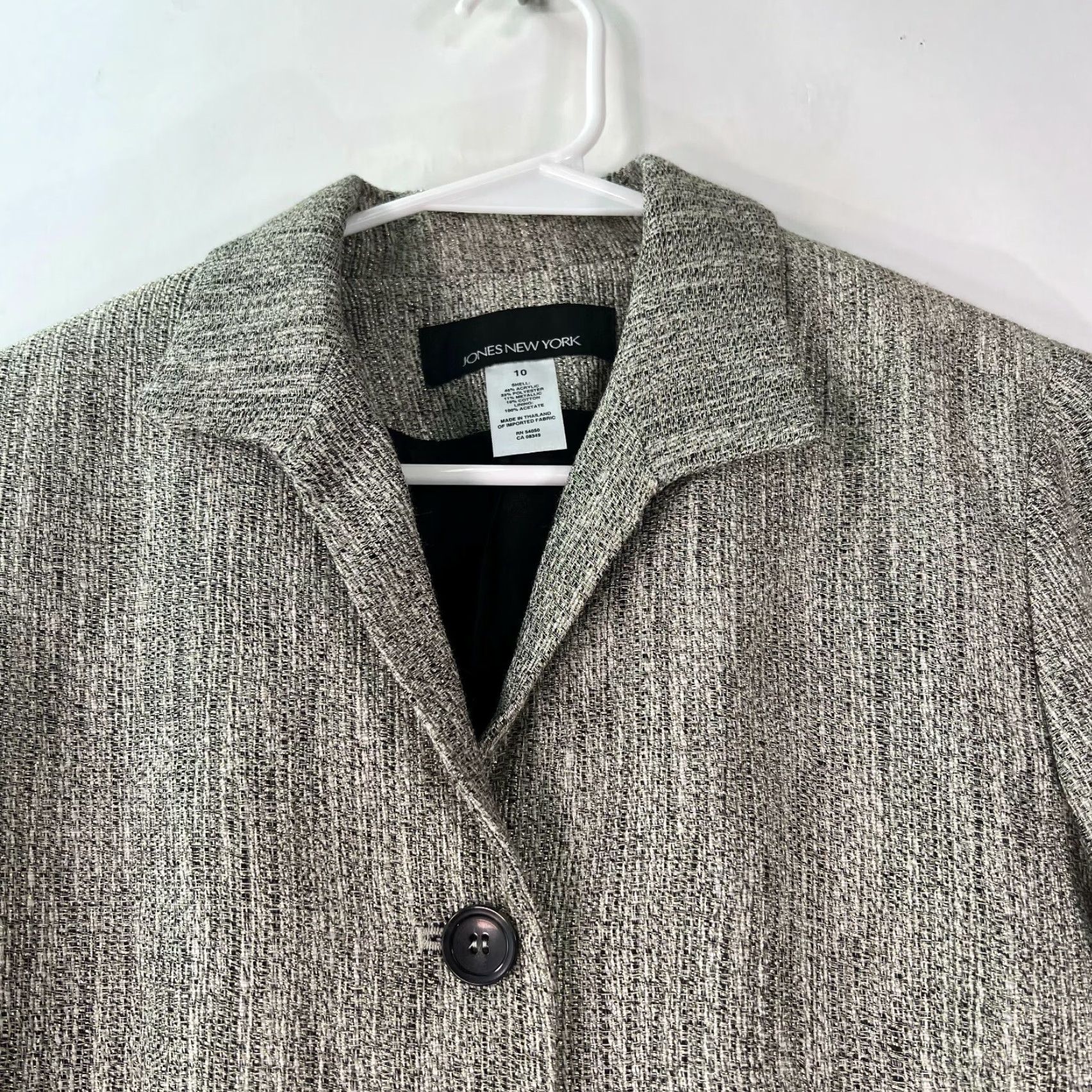 Jones New York Jones New York Blazer Womens Jacket Solid Black Size 10 Pockets Lined Button Jacket Style Classic Size L / US 10 / IT 46 - 3 Thumbnail