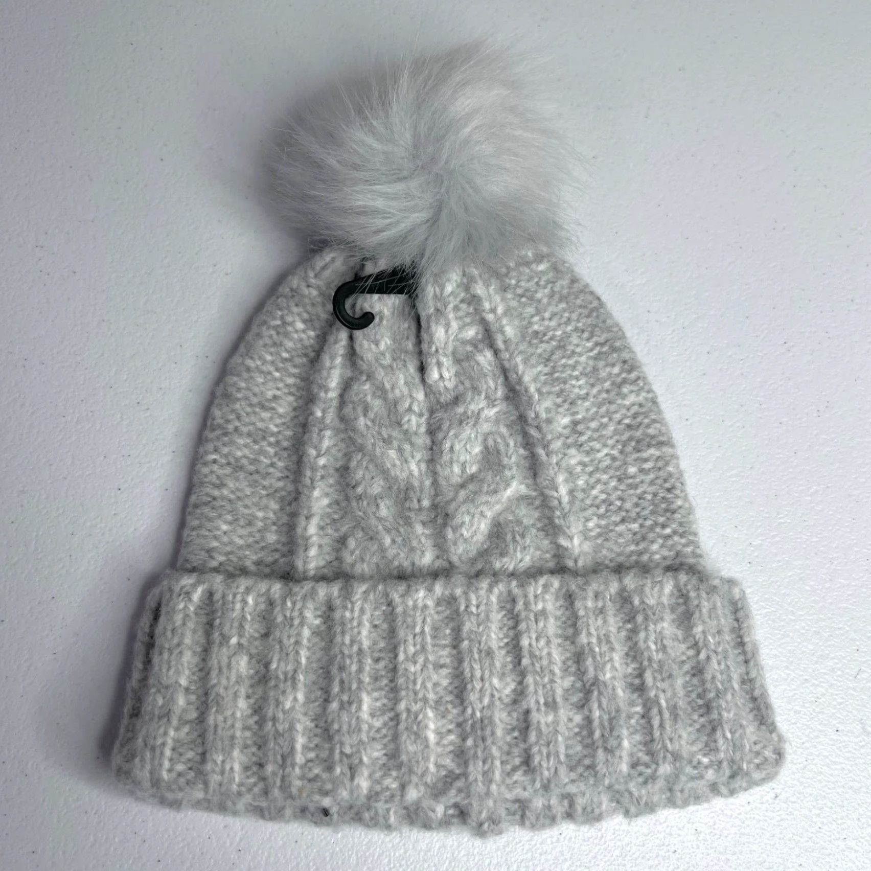Express Express Beanie Women's One Size Gray Faux Fur Pom Cable Knit NEW Size ONE SIZE - 5 Thumbnail