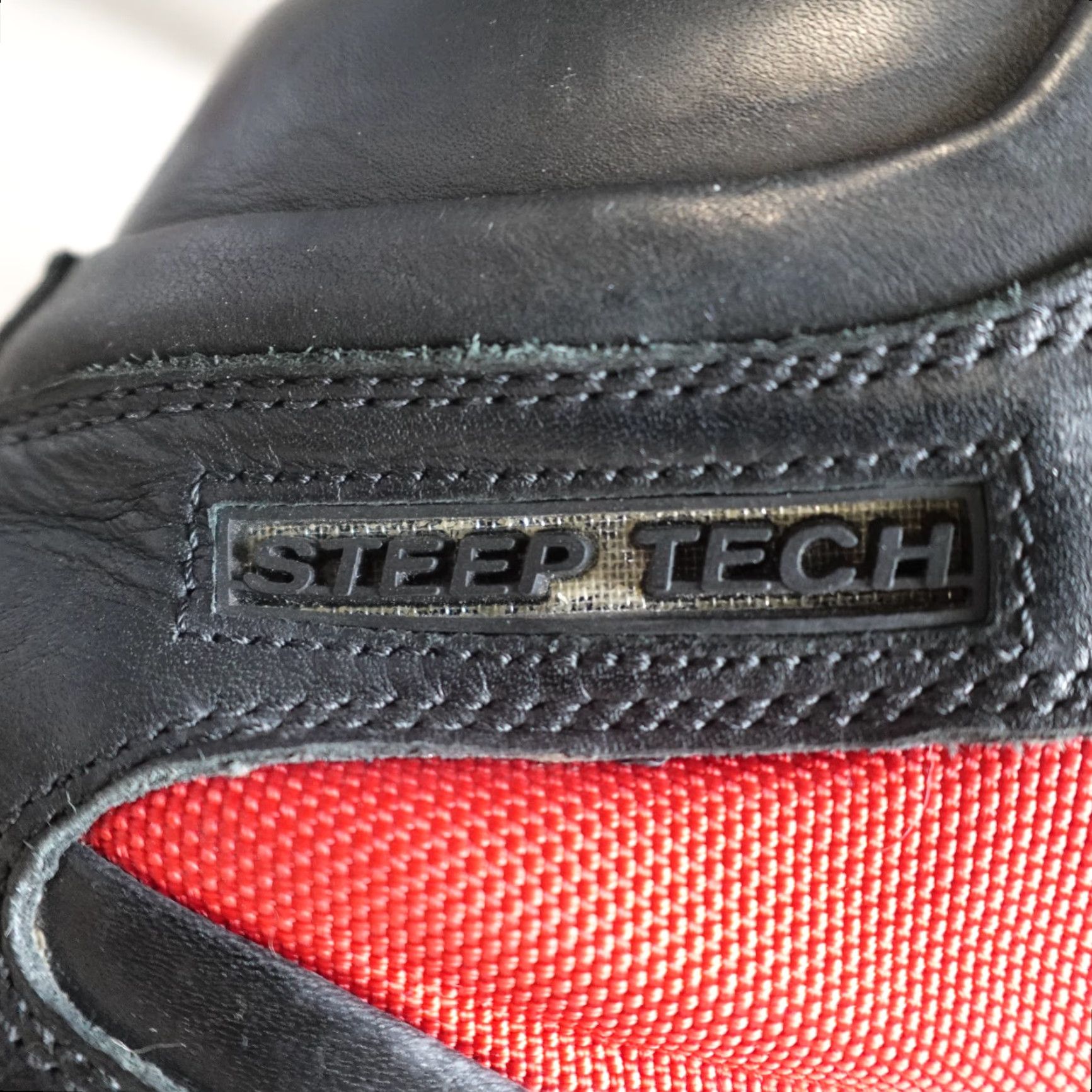 The North Face VINTAGE The North Face Mens Boots Snow Boot Leather Black 9 Rugged Rubber Sole - Mens Size US 9 / EU 42 - 6 Thumbnail