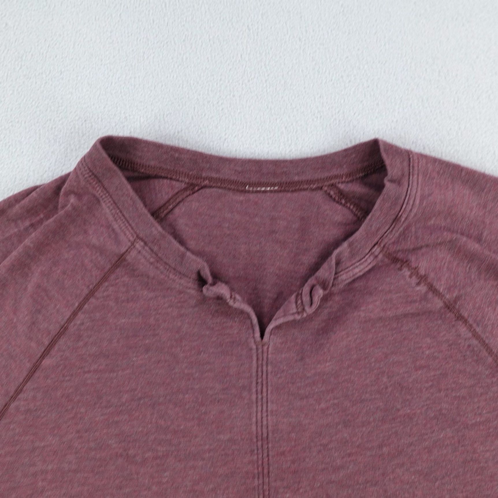 Lululemon VINTAGE Lululemon Shirt Mens S Red Split Neck Raglan Performance Athletic Workout Size US S / EU 44-46 / 1 - 2 Thumbnail