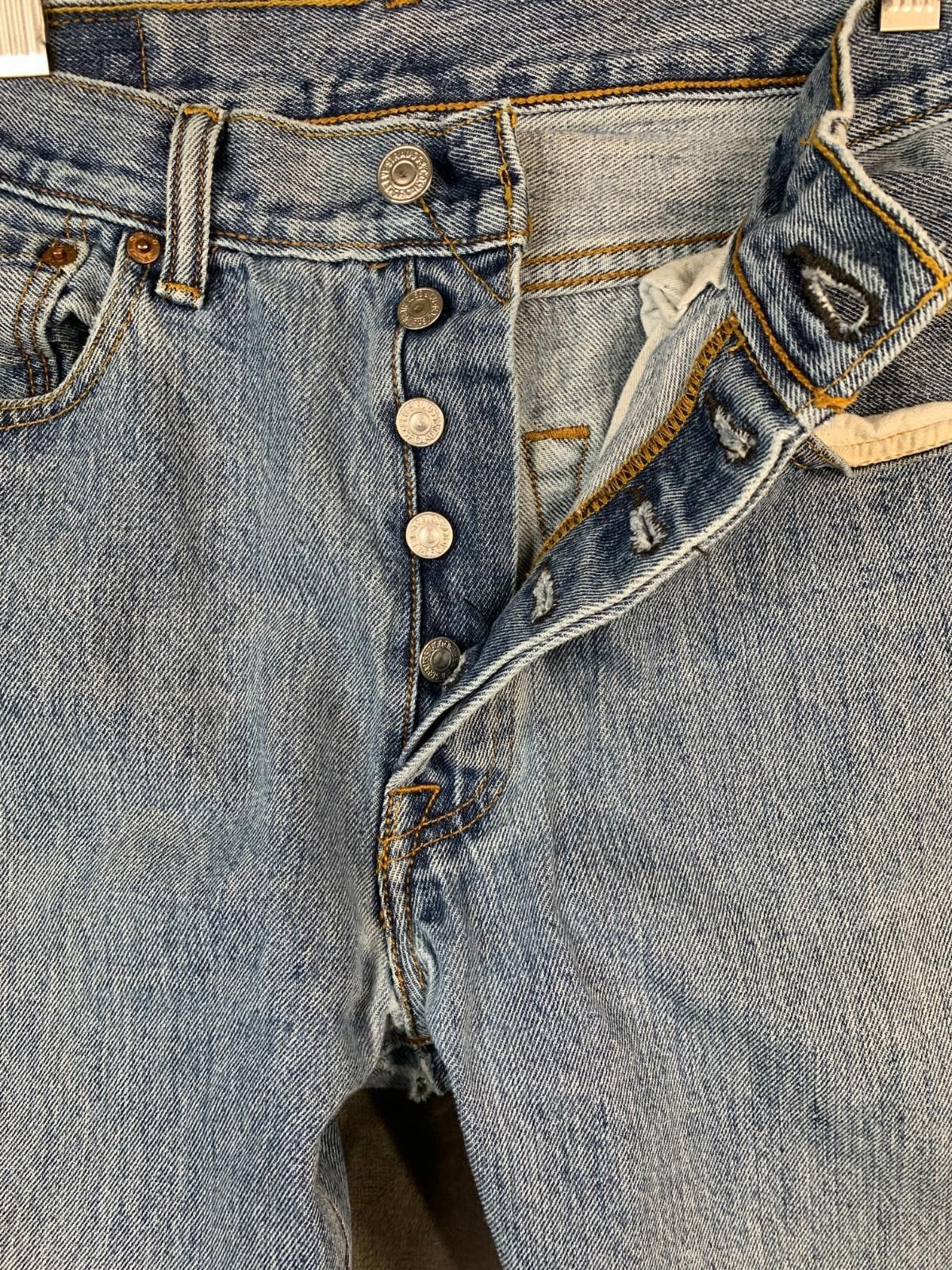 Levi's VINTAGE Levi’s 501 Blue Jeans in a Size 32 x 32 (231) Size US 32 / EU 48 - 5 Thumbnail