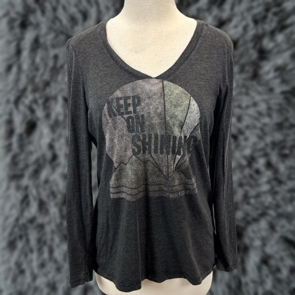 Life is Good LIFE IS GOOD Women Long Sleeve Tee Size L Grey Classic Fit Casual Logo Graphic Print USA School Modern Size L / US 10 / IT 46 - 1 Thumbnail