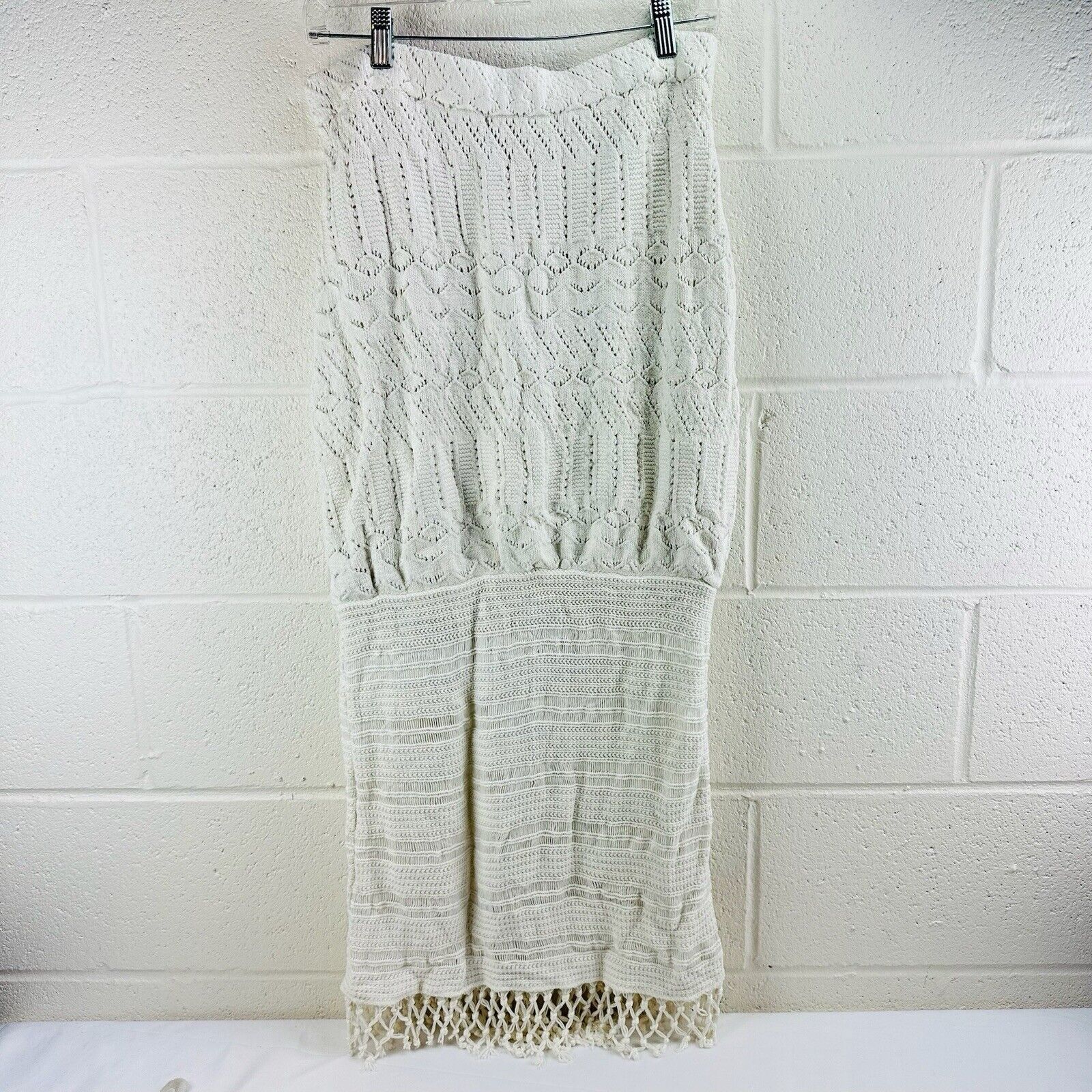 House of Harlow House Of Harlow 1960 White Knit Crochet Midi Skirt Sz XL Size 42" / US 20 - 1 Thumbnail