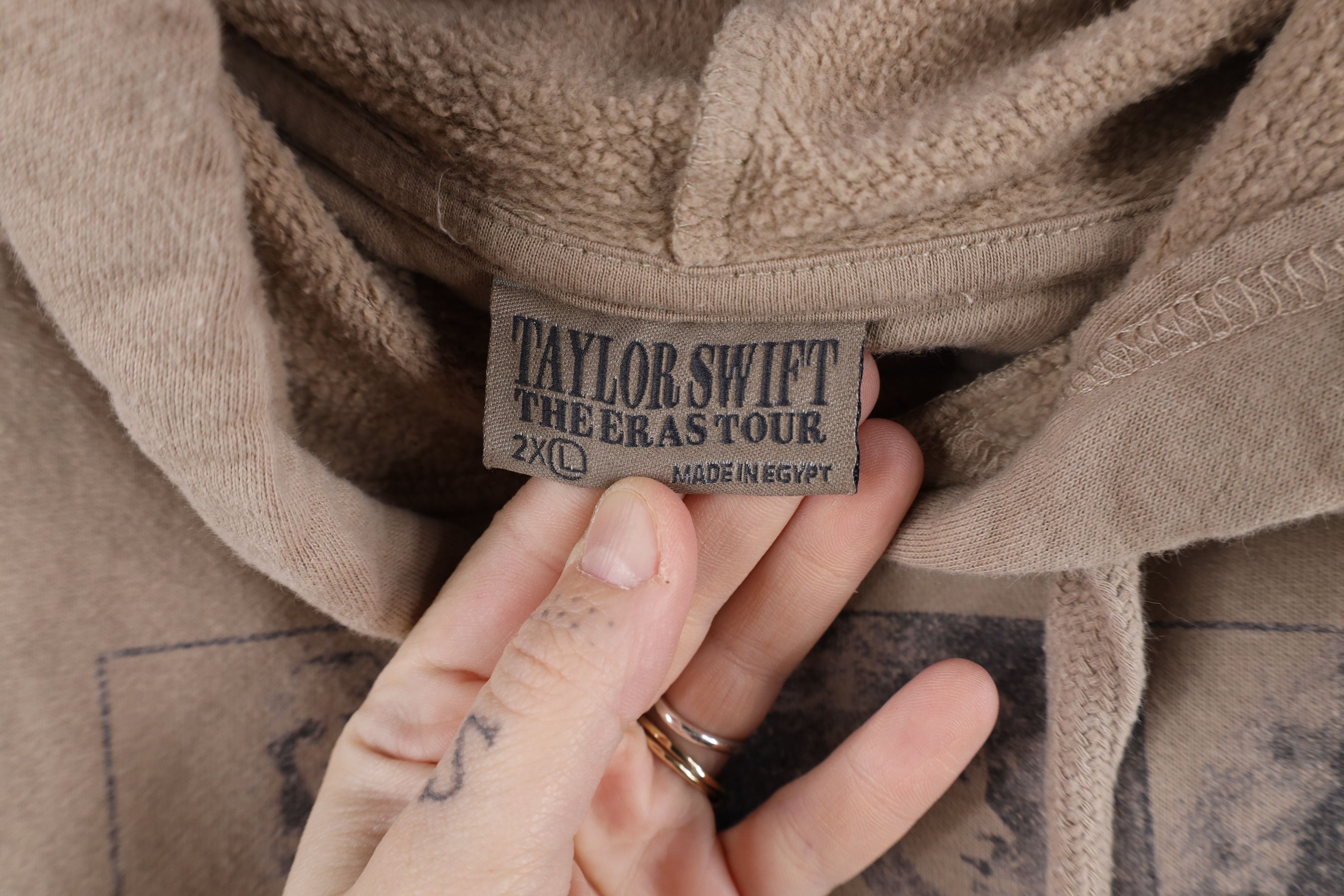 Vintage Taylor Swift The Eras Tour Spell Official Tour Hoodie Beige Size XXL / US 16-18 / IT 52-54 - 7 Thumbnail
