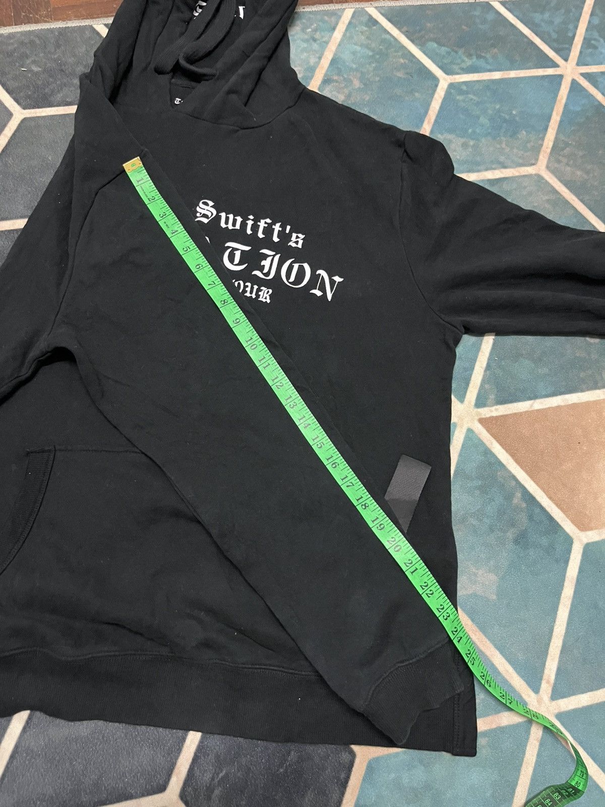 Band Tees 💥Taylor Swift REPUTATION Promo Album Hoodie Size US L / EU 52-54 / 3 - 11 Thumbnail