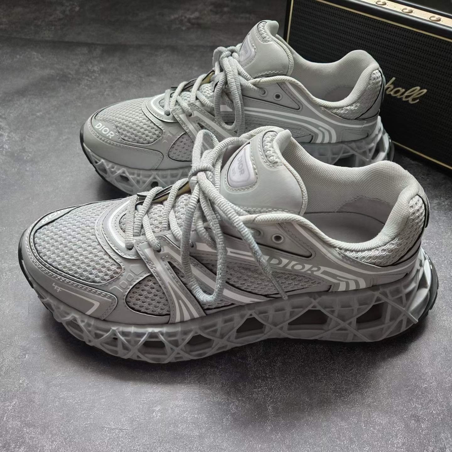 Balenciaga Balenciaga Gray Lowtop Sneakers 35 Men Size US 5 / EU 37 - 1 Thumbnail