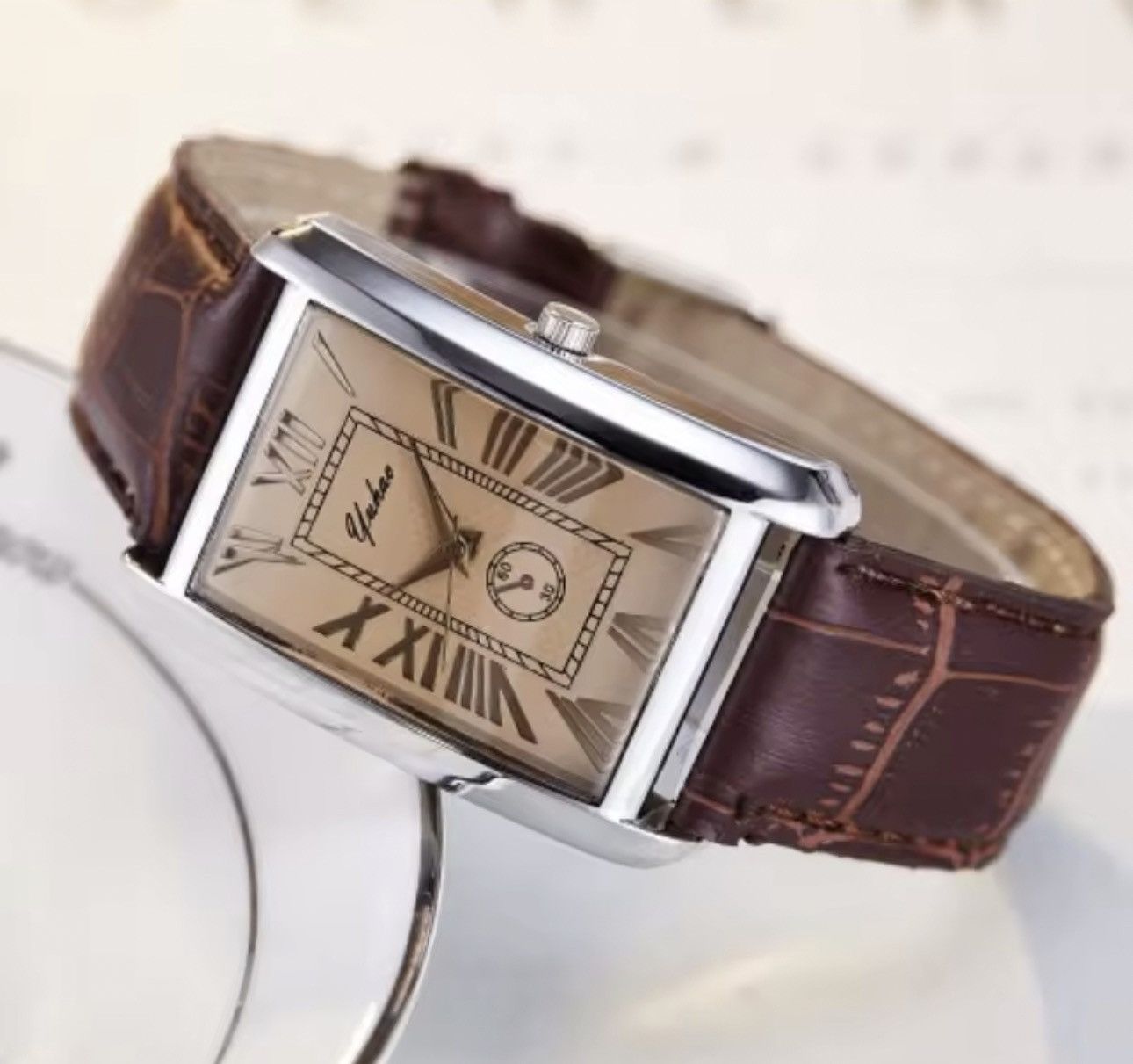 Vintage Vintage 90s vintage retro luxury style gold leather watch Size ONE SIZE - 5 Thumbnail