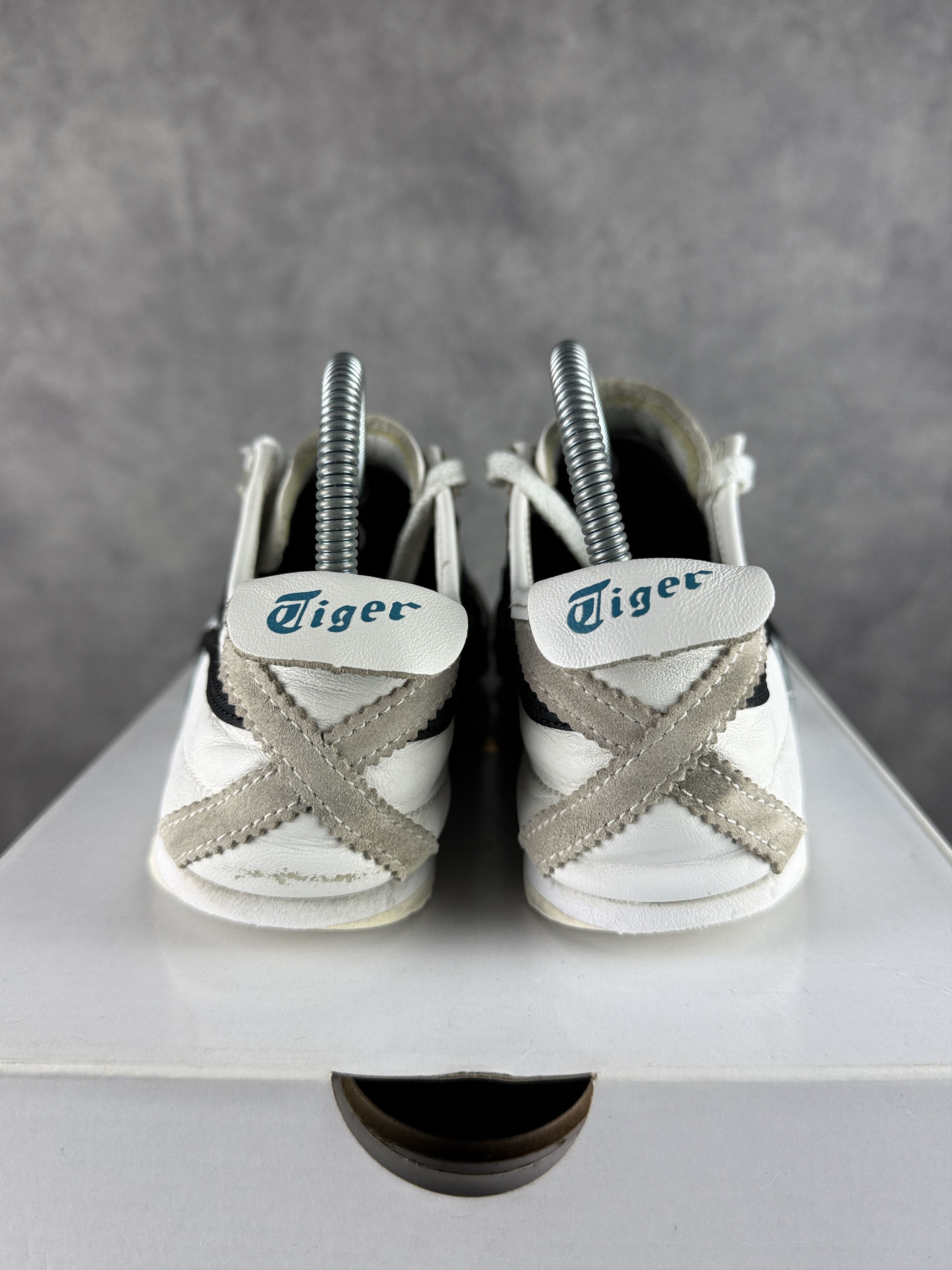 Onitsuka Tiger ASICS X Onitsuka Tiger low white black Y2K vintage leather Size US 7 / IT 37 - 3 Thumbnail