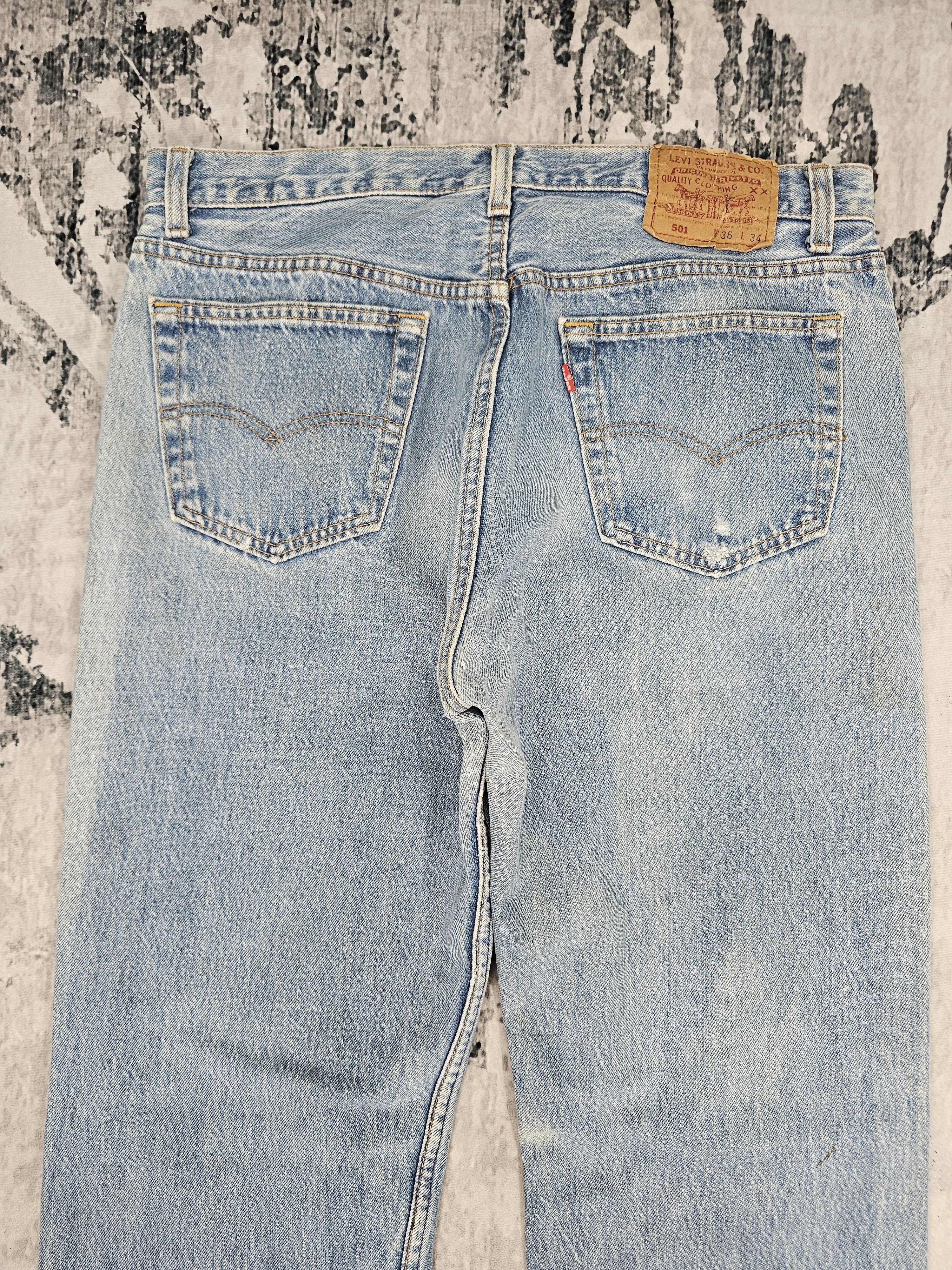 Levi's Vintage Clothing Vtg 90's LEVIS 501 Bleach Faded Blue Jeans Made In USA L0546 Size US 34 / EU 50 - 9 Thumbnail