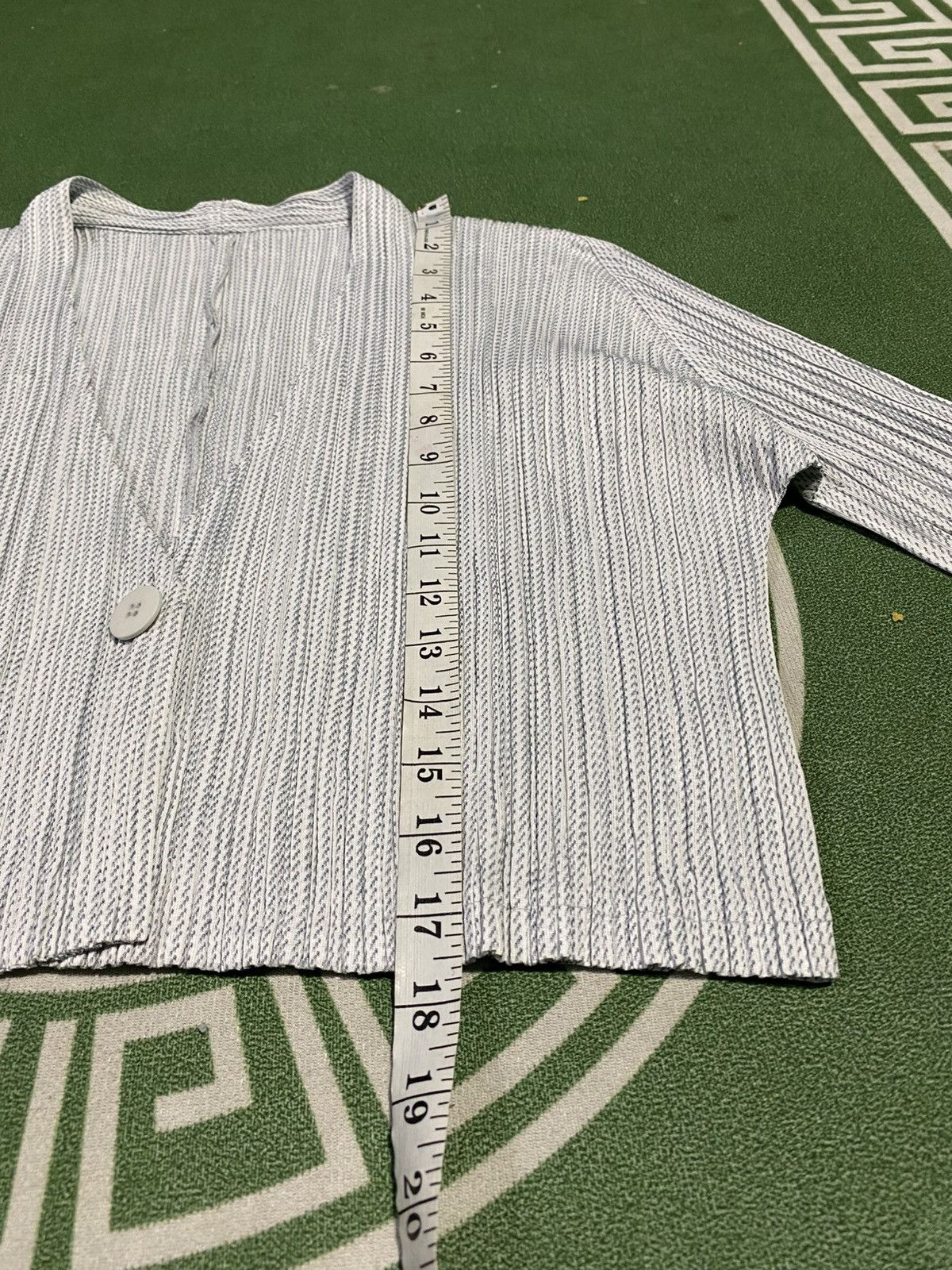 Pleats Please Issey Miyake Vintage pleats please issey miyake cropped cardigan Size M / US 6-8 / IT 42-44 - 11 Thumbnail