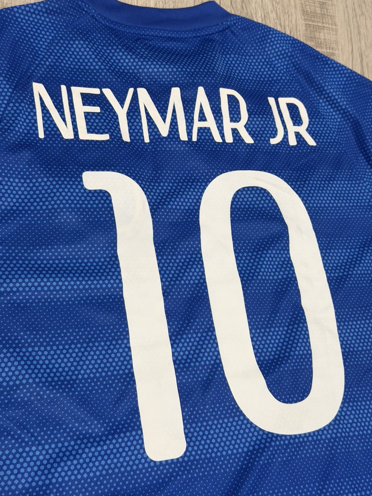 Nike Authentic Neymar Brazil Jersey Size US S / EU 44-46 / 1 - 3 Thumbnail