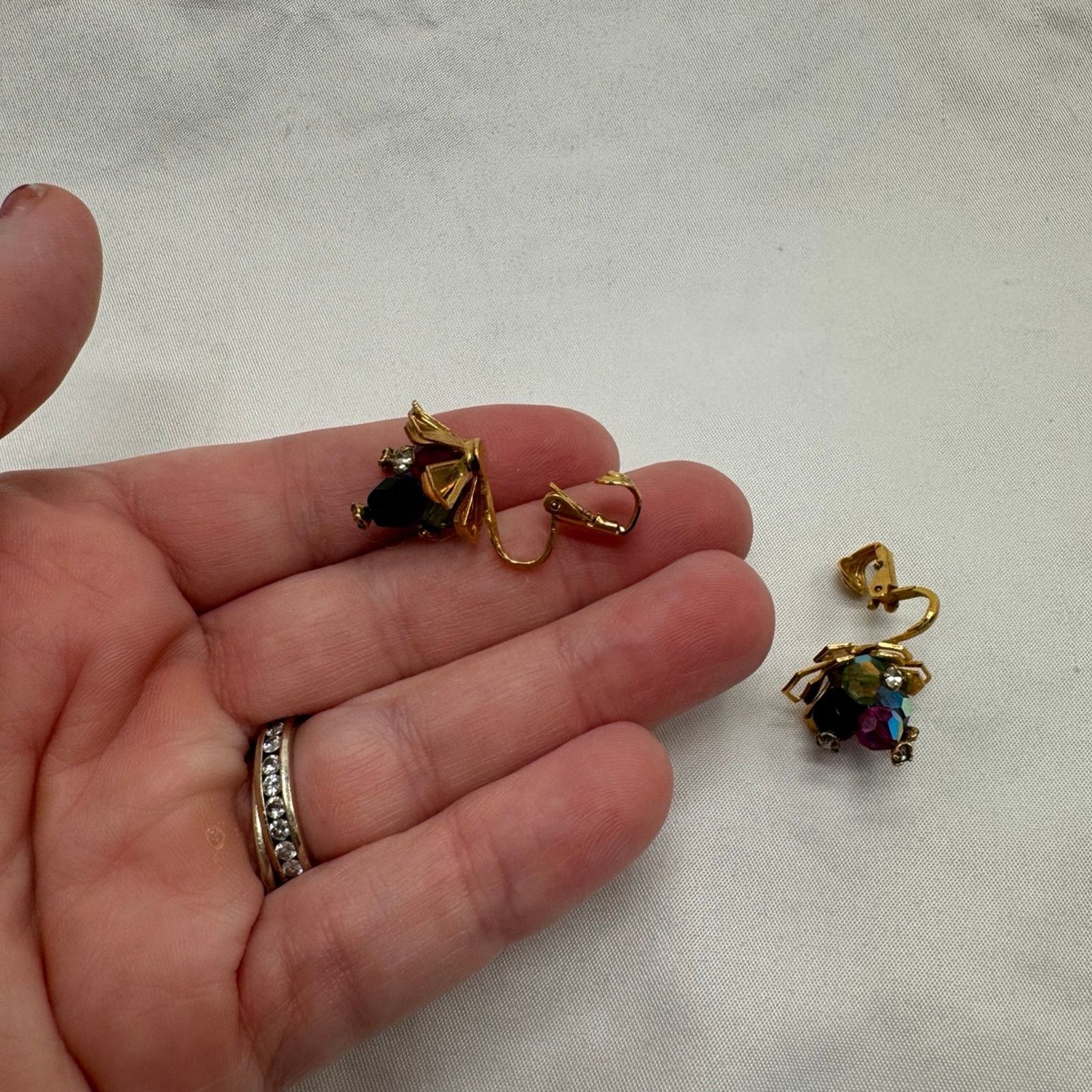 NBDN Nobrandedon VTG crystal screw back earrings Size ONE SIZE - 5 Thumbnail