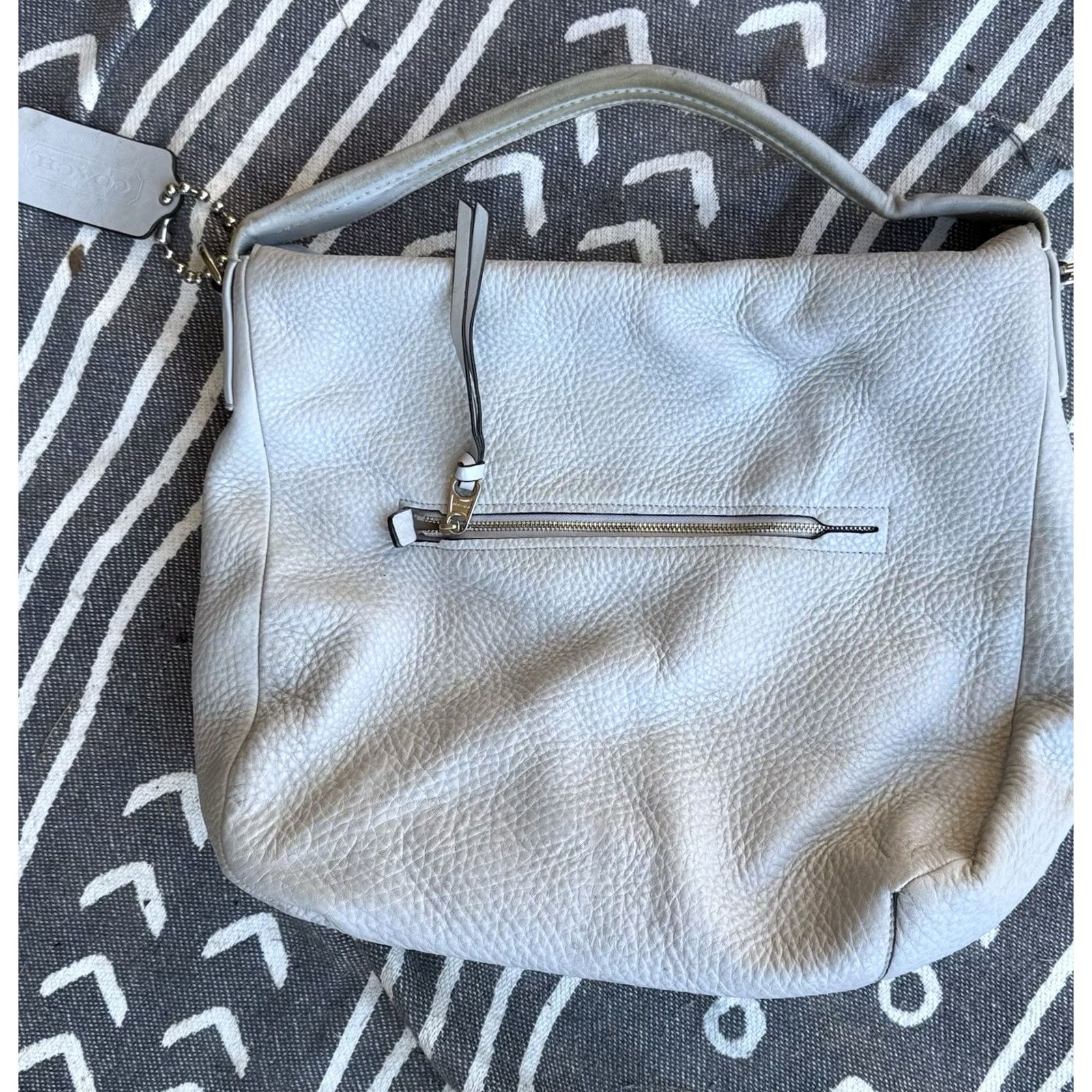 Coach Coach Pebbled Leather Hobo Bag / Shoulder Bag Light Gray Women’s Gray Pebbled Leather Finish Light staining Handle Wear Size ONE SIZE - 4 Thumbnail